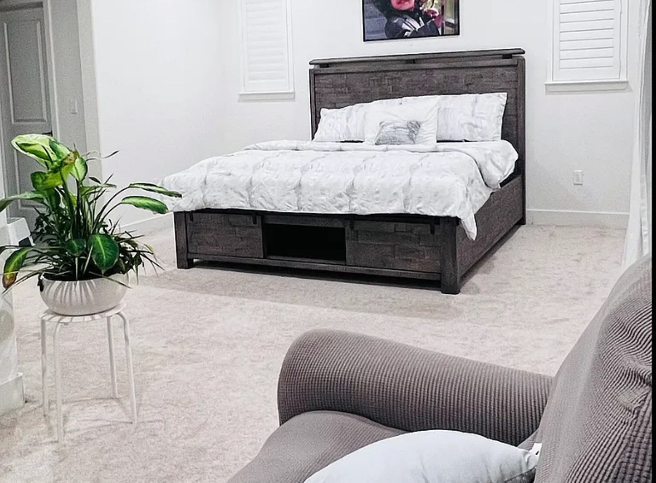 Elegant Corner Lot Single Family Home 3 Bed 2 Bath For Rent In East Dublin - Walkable To Top Rated Elementary School