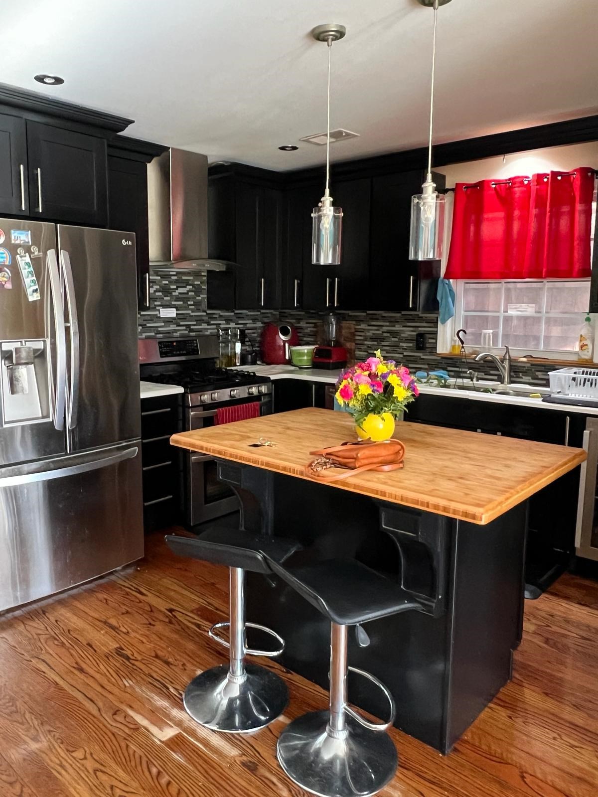 5 Minute Walking Distant To Journal Square Path Station Hurry Wont Be Vacant For Long!!!!