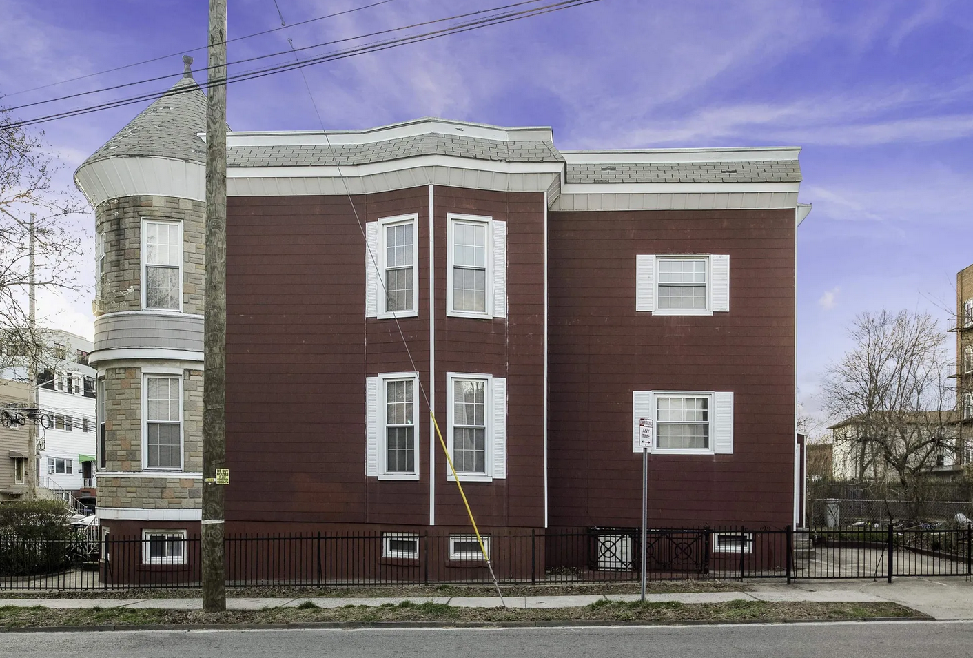 Click to Enlarge Beautiful 3BR Office / 1 Bath Home. Laundry, Parking, Near JSQ/Path Jersey City Heights. No Broker Fee: 201-305-9190