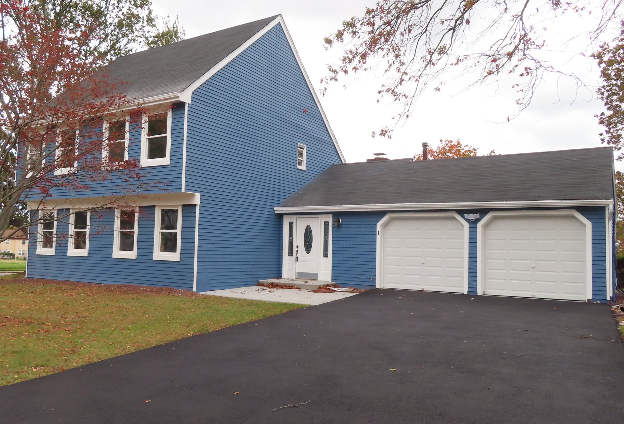 Click to Enlarge Fully Renovated, Single Family 3 Bedrooms And 2.5 Bathrooms Colonial Property For Rent.