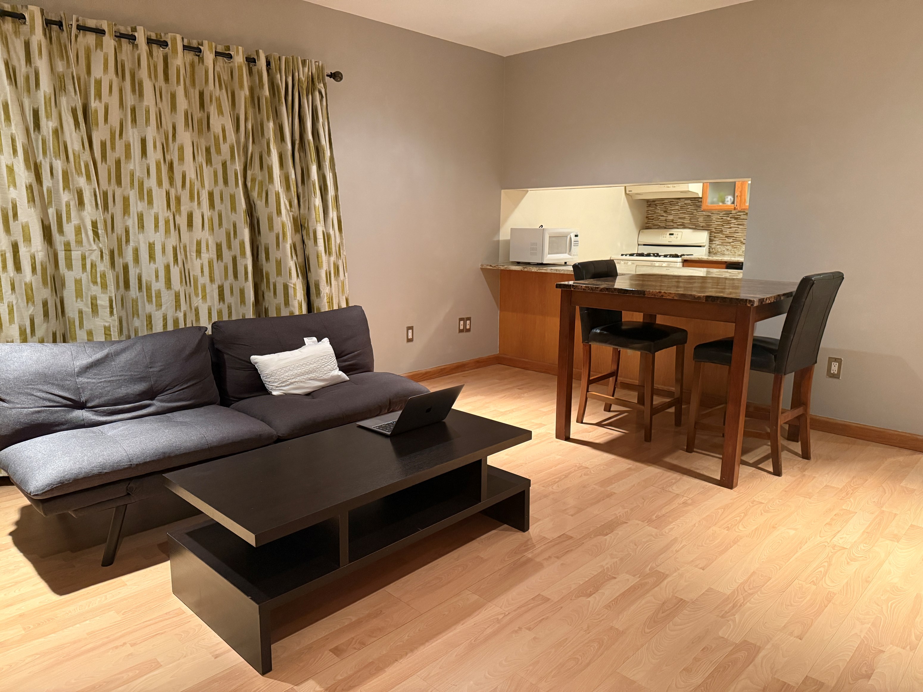 Furnished Luxury 1 Bedroom In Hoboken For 6 Month Lease. 15 Minutes To Mid-town Manhattan