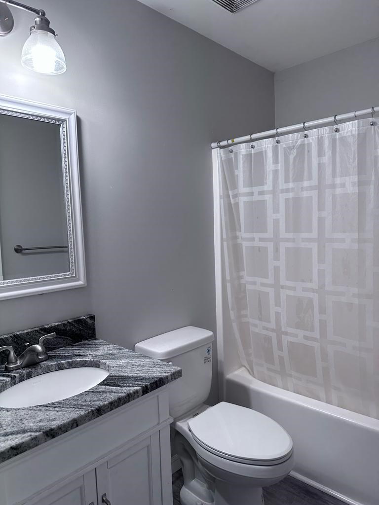 Charming 1-Bedroom In-Law Home With Private Entrance And Backyard Oasis!!