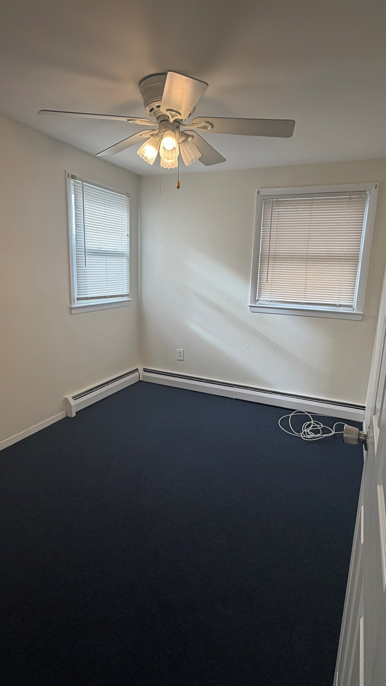Renovated Second Floor 1/2 Bedroom Apartment , Broker Fee Has To Be Paid