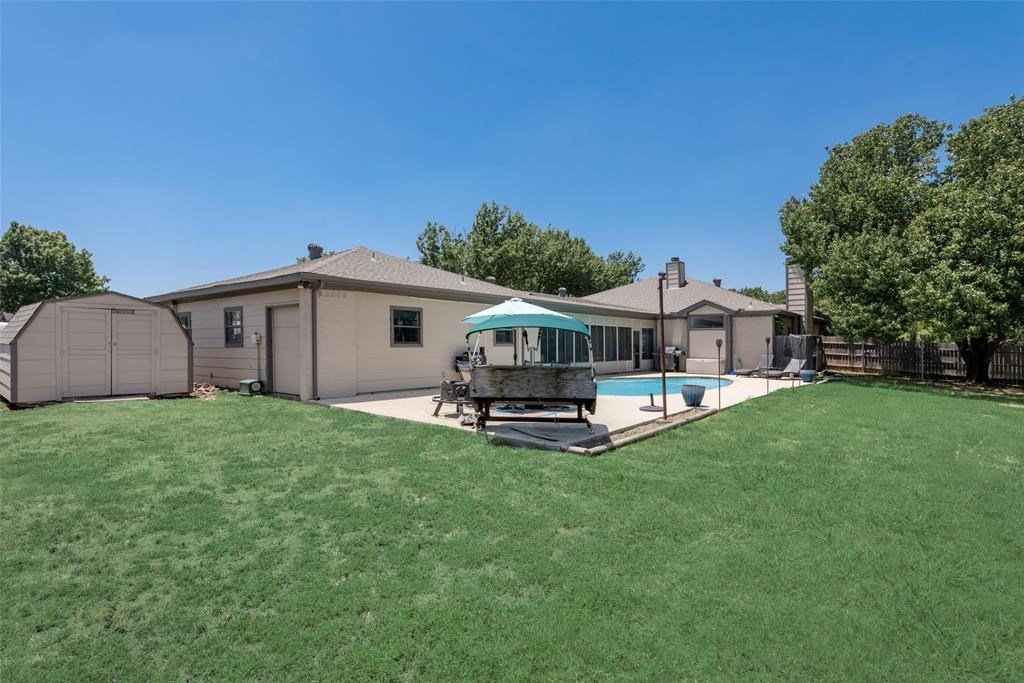 Fully Furnished Independent Big Home Near Coit & 380 University Dr