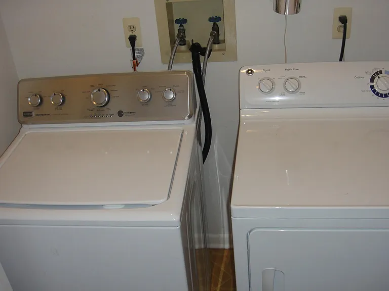 North Edison - 2 Bed 2 Bath Townhouse With Garage For Rent In Timberline With Top Rated North Edison Schools