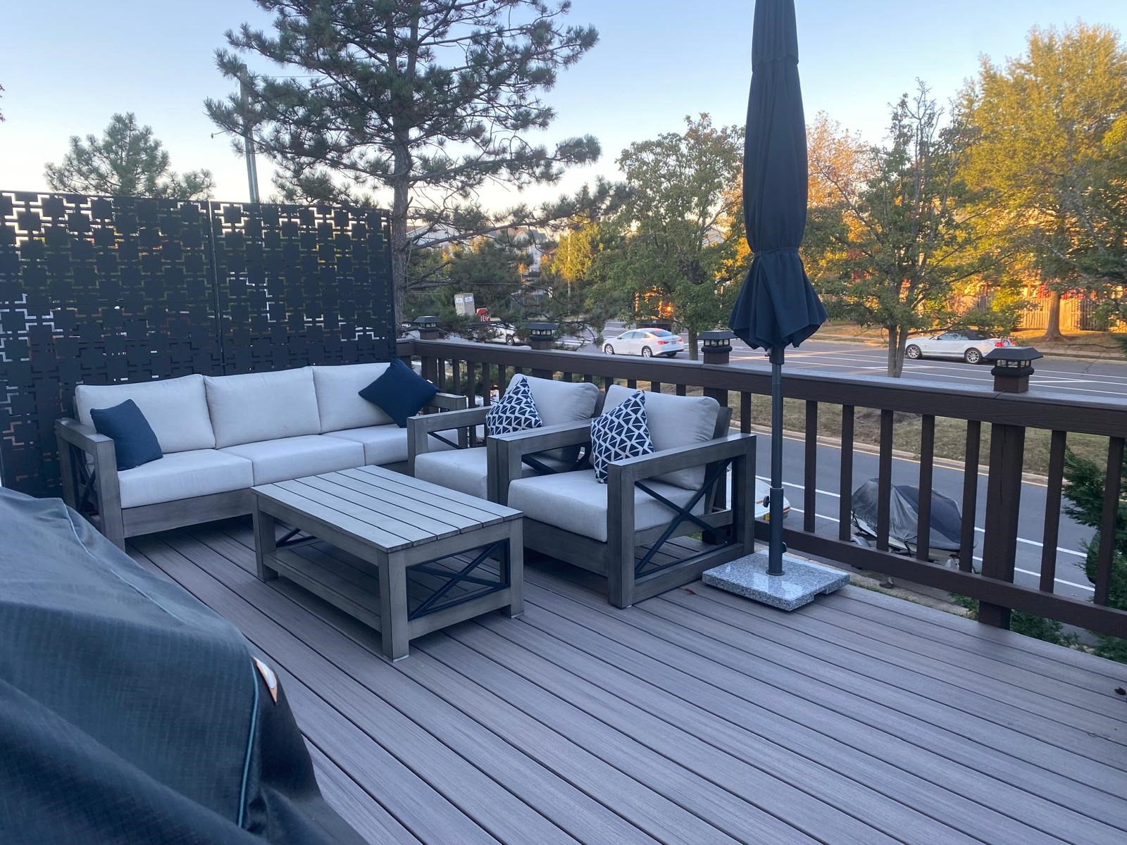 Spacious 3-Bed End Unit Townhouse With Fenced Yard & Garage – Perfect For Families!