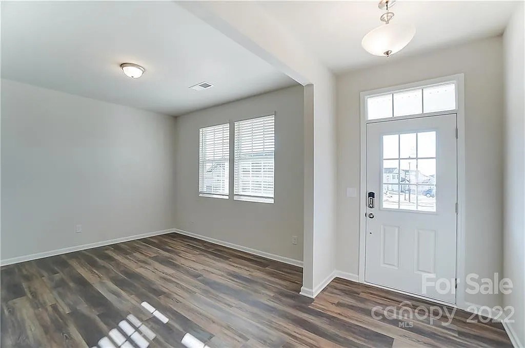 3Bed/3Bath Singe Family House For Rent