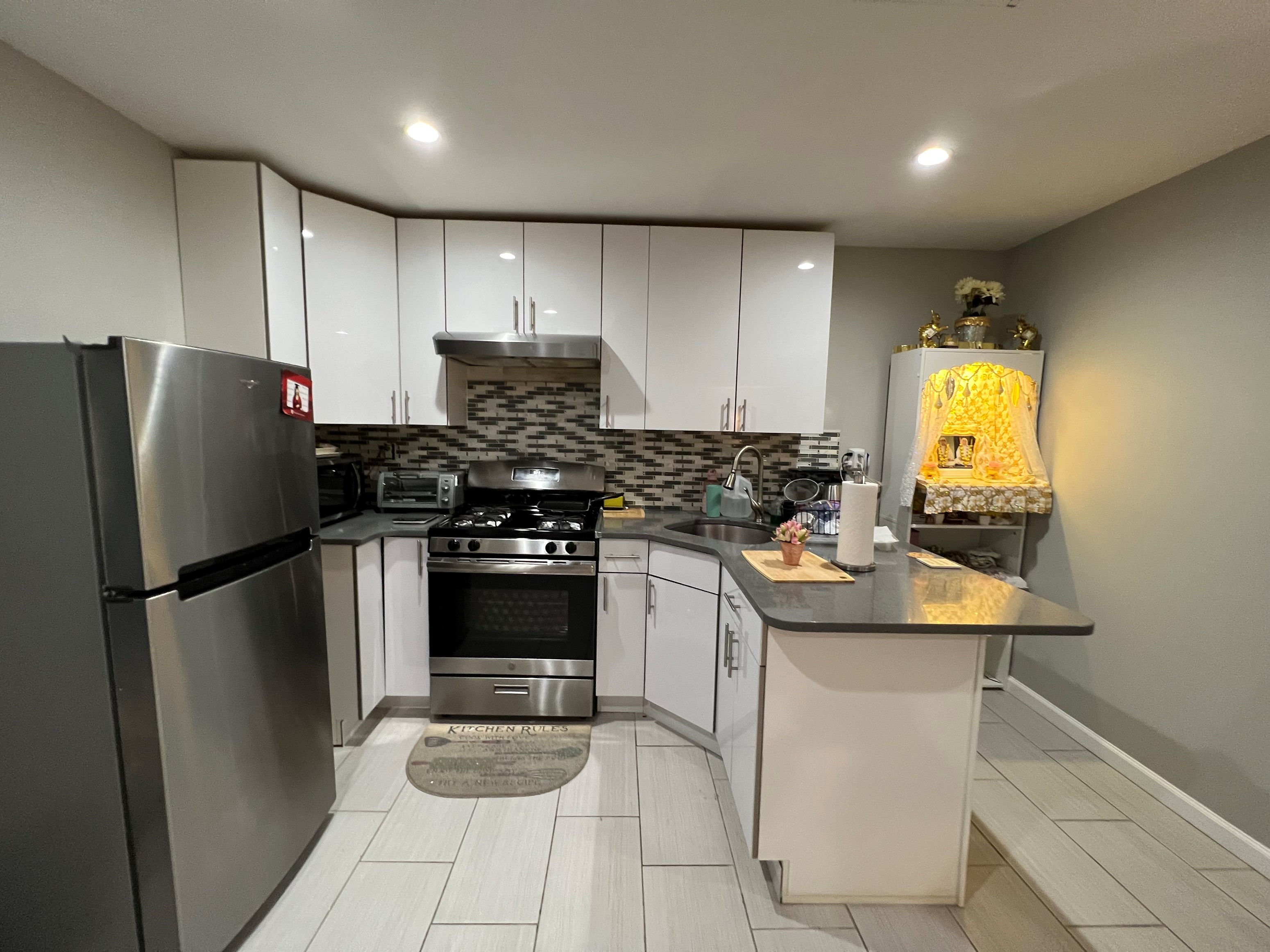 Brand New 1 Bed Apartment For Rent In Albertson, NY
