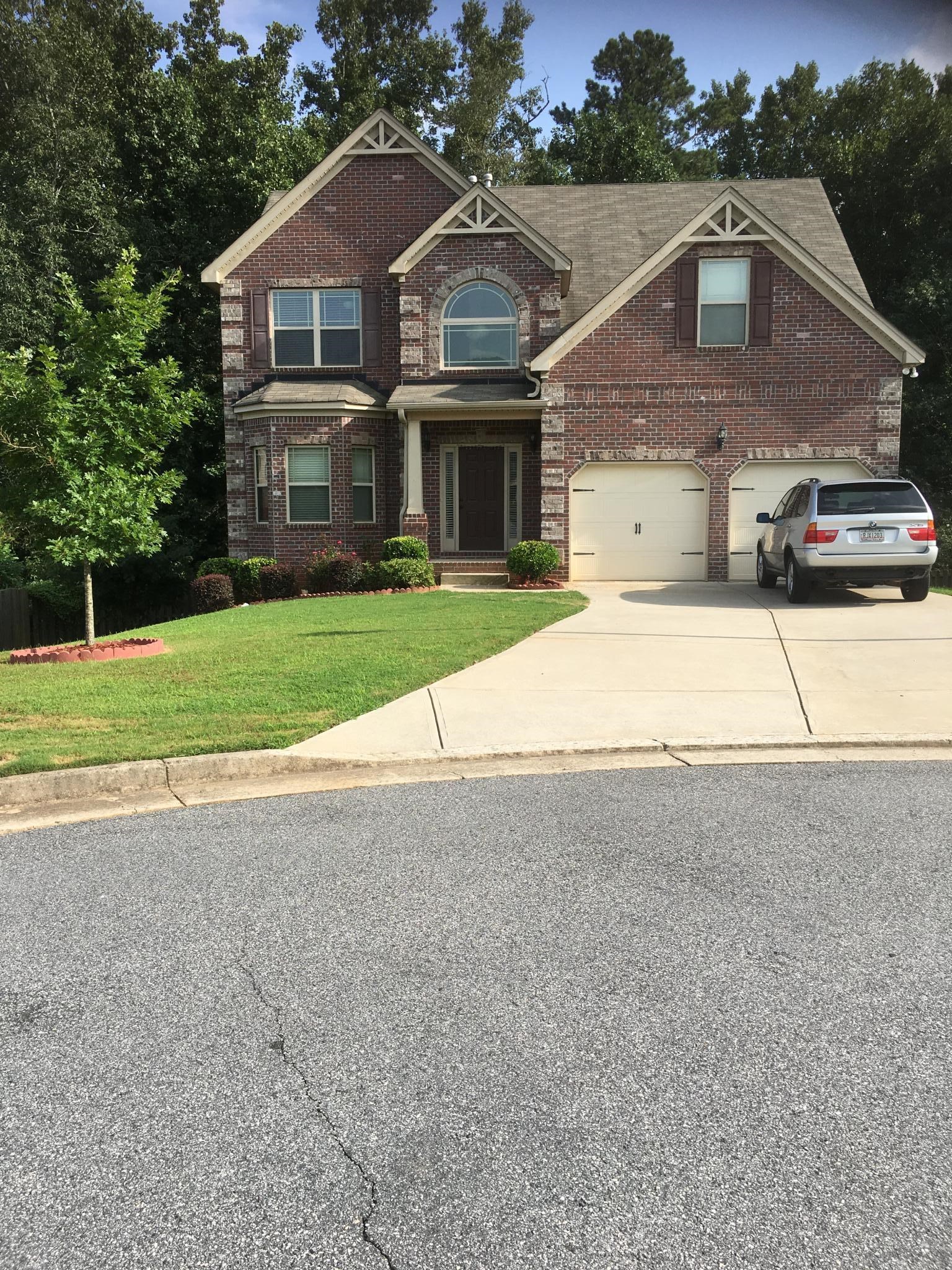 TWO BED ROOM INDEPENDENT WALKOUT BASEMENT FOR IT PROFESSIONALS WITH NO LEASE