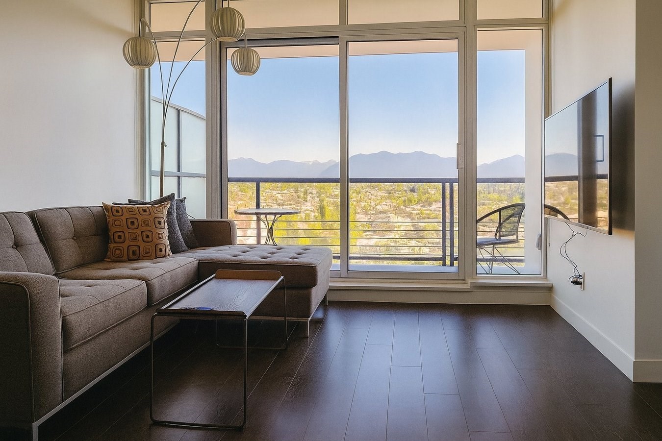 Contemporary Fully Furnished 1-Bedroom Suite