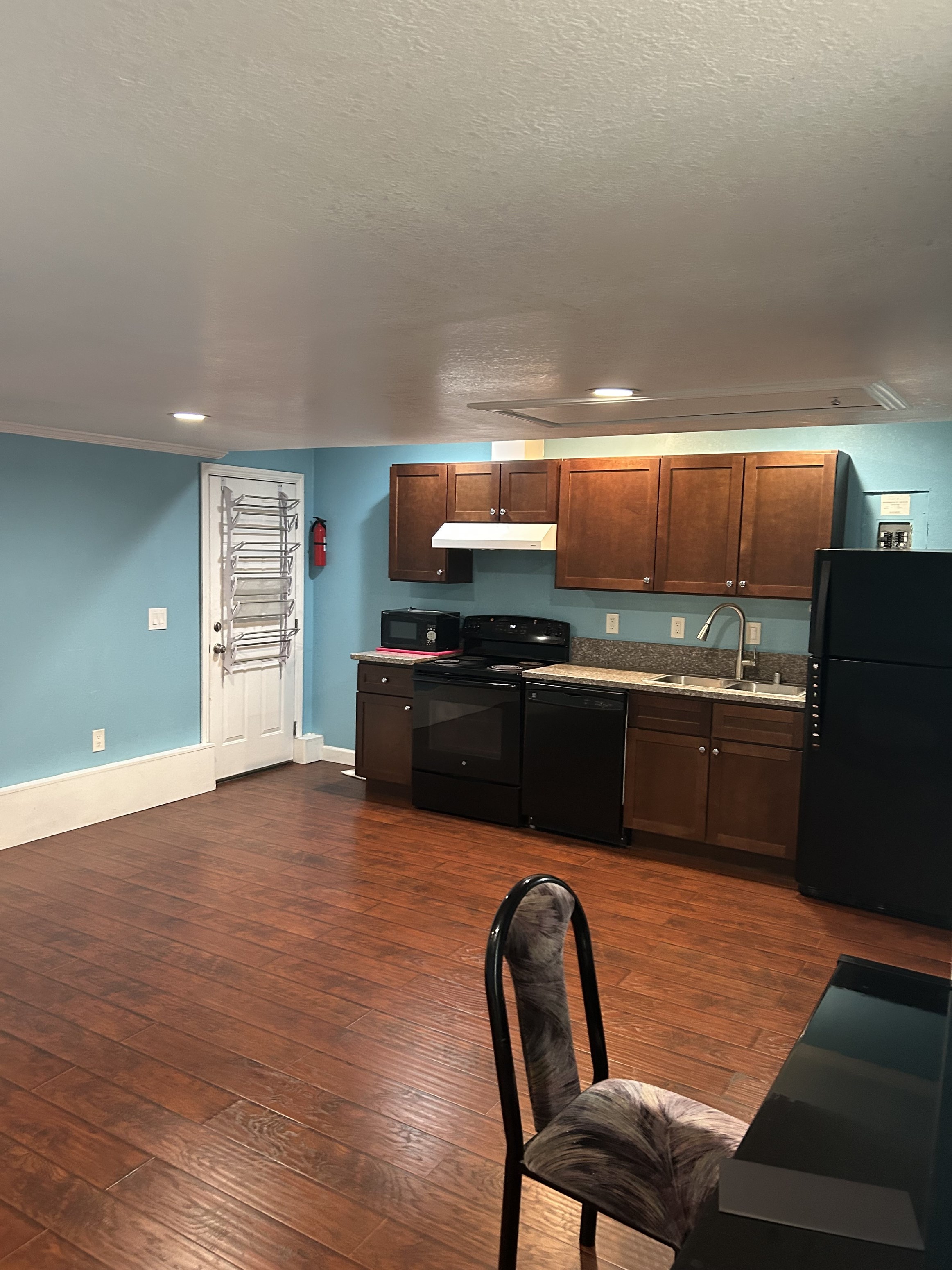 Gorgeous 1 Bed/1 Bath Studio -1 Blk From Fremont Hub - Rent Included Laundry, Utilities, Pls Call For Details