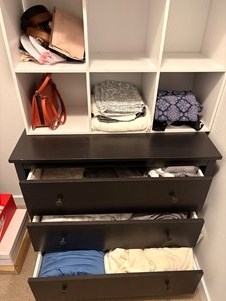 Modern-style, Fully Furnished And Spacious 1-Bed Apartment Available For Rent.