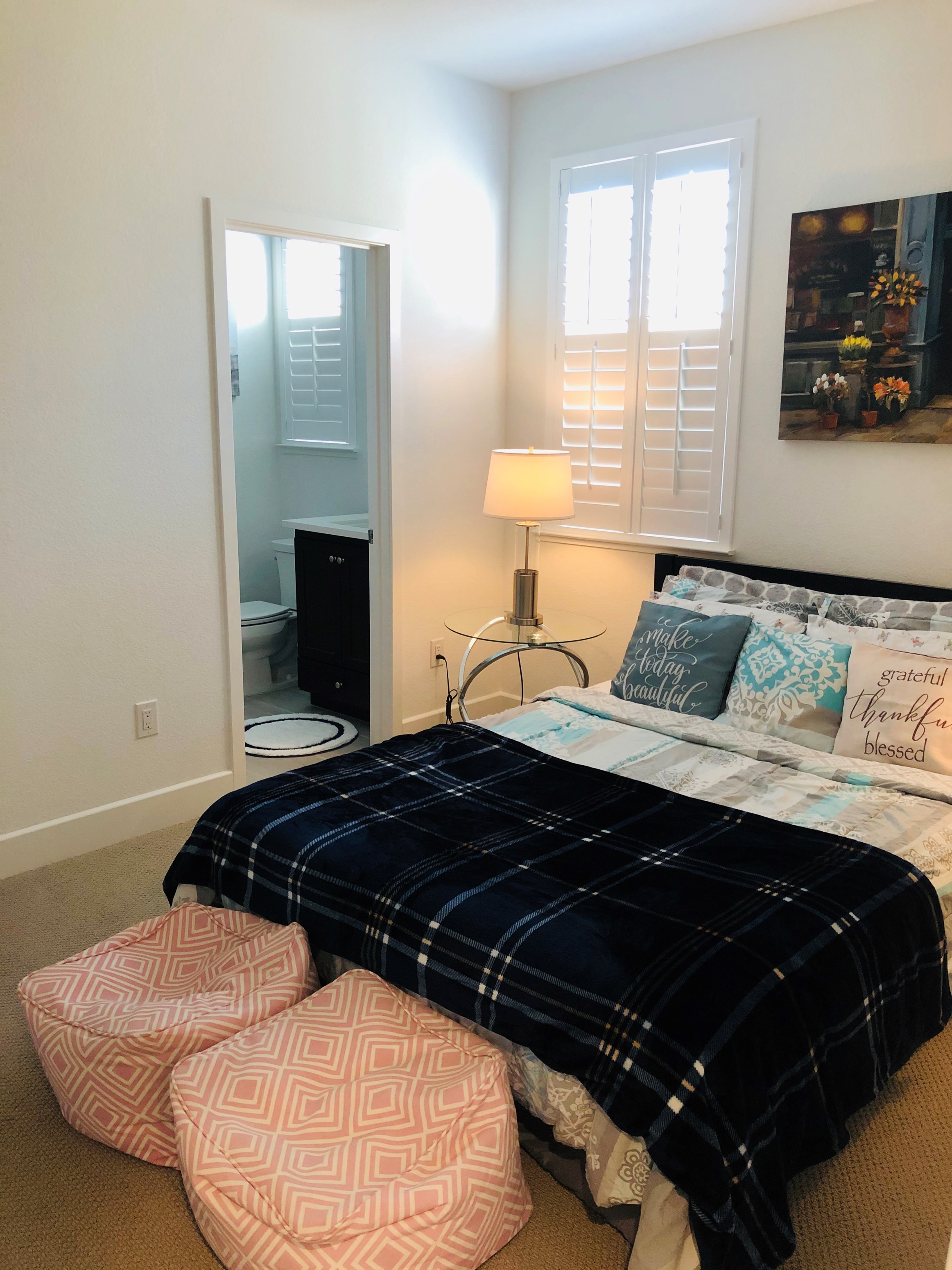 Private Home With Kitchen