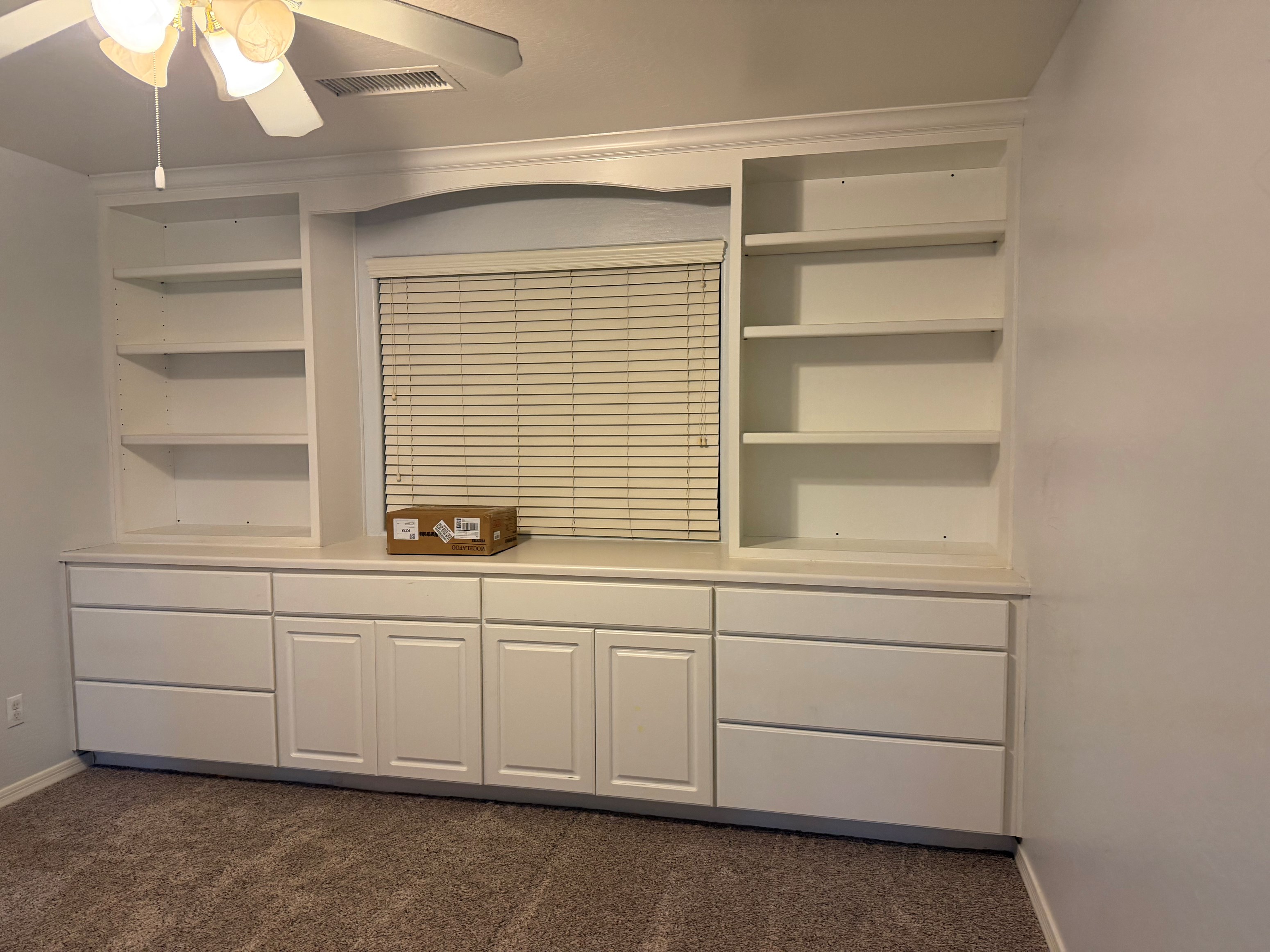 1 Bedroom Is Available In A 3-bedroom House Independent House.