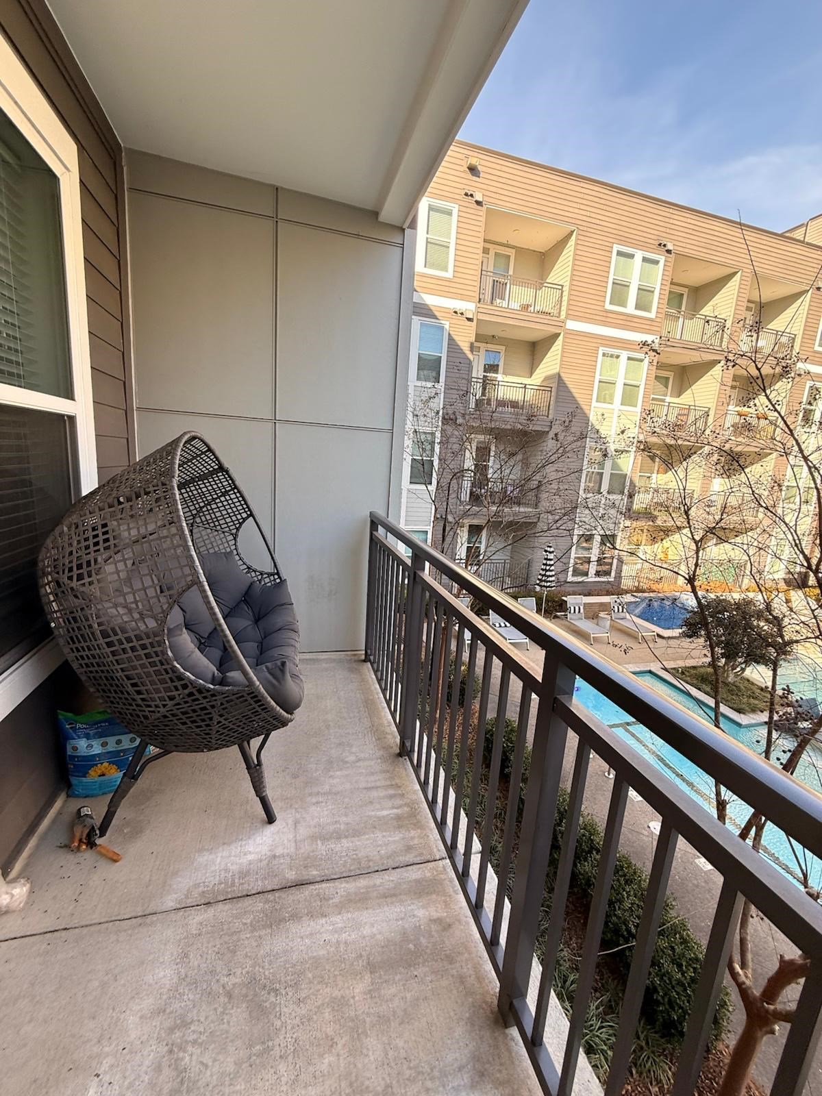 1b1b Apartment Available