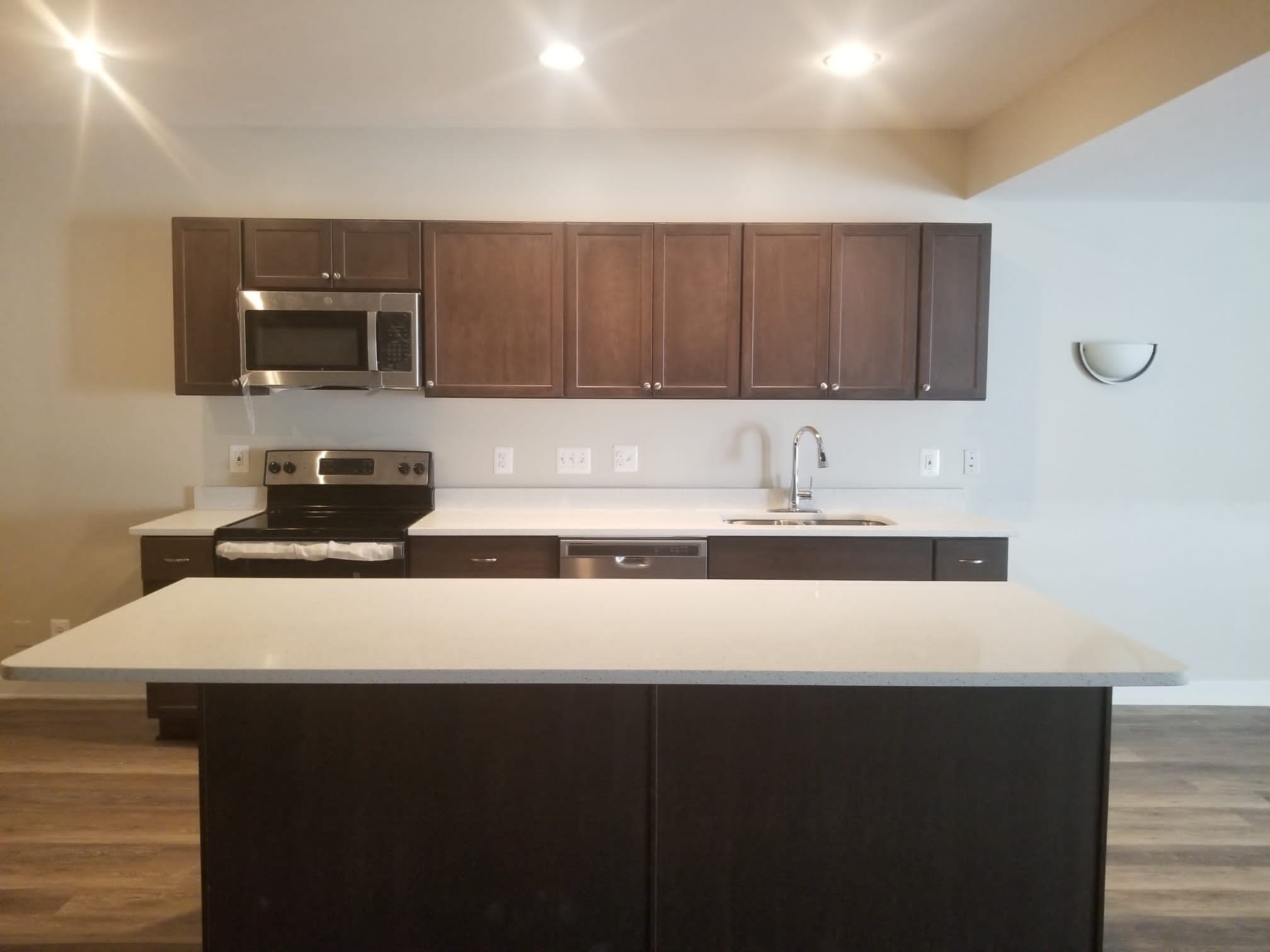 1 Bed/1 Bath And Another Seperate Room In Spacious Basement Near Ashburn In A Single-family Home