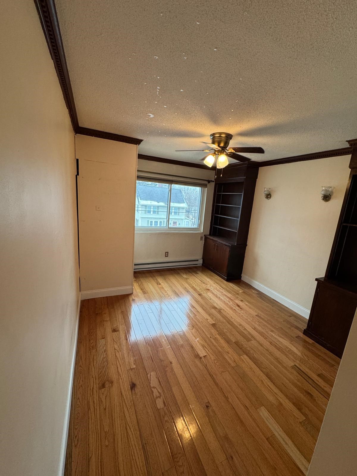 LOWELL MA - Spacious 2BD/1BA  Apartment Available For Rent