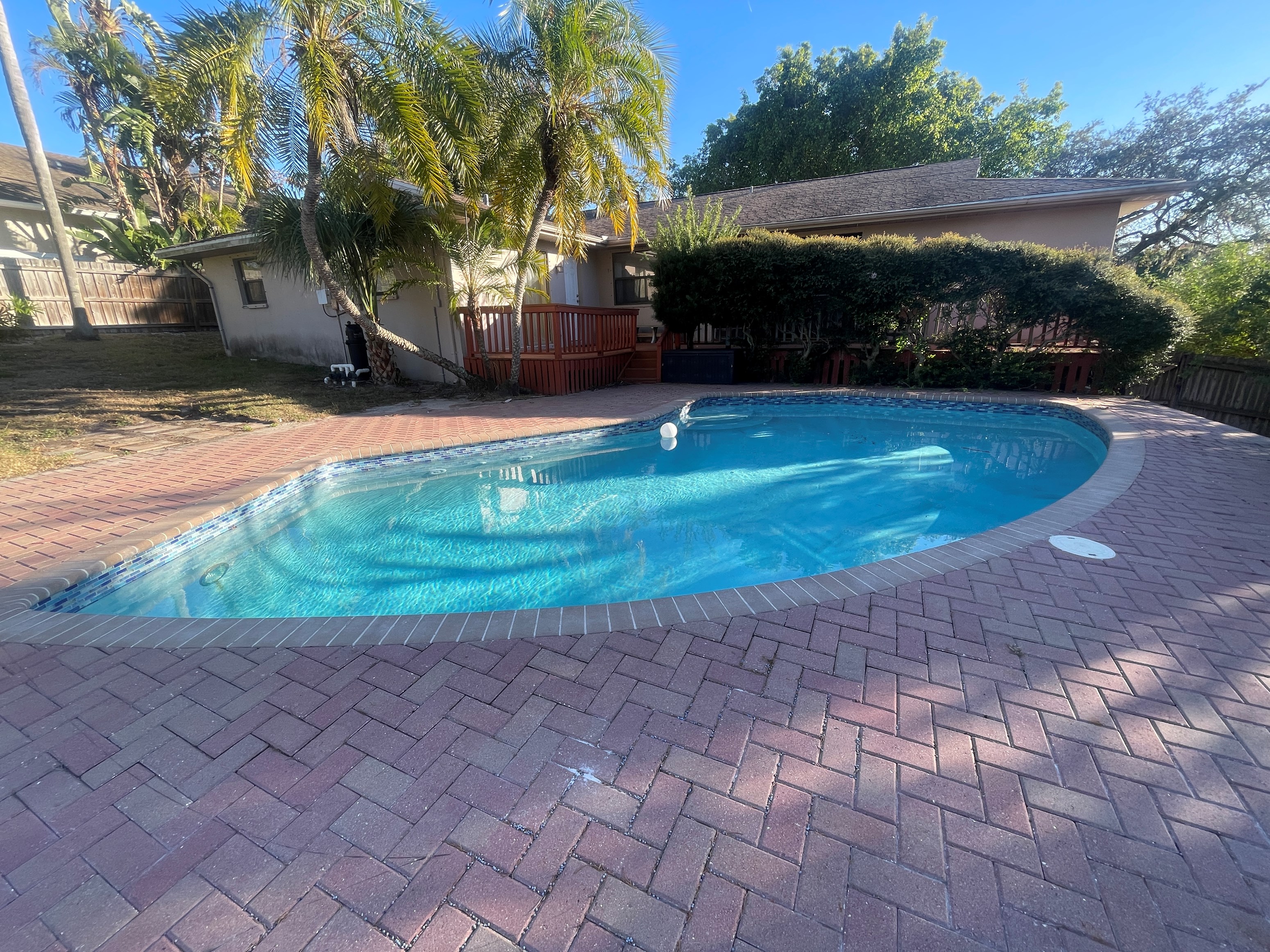 4 Bed/2 Bath, Garage Pool Home In Palm Harbor Florida
