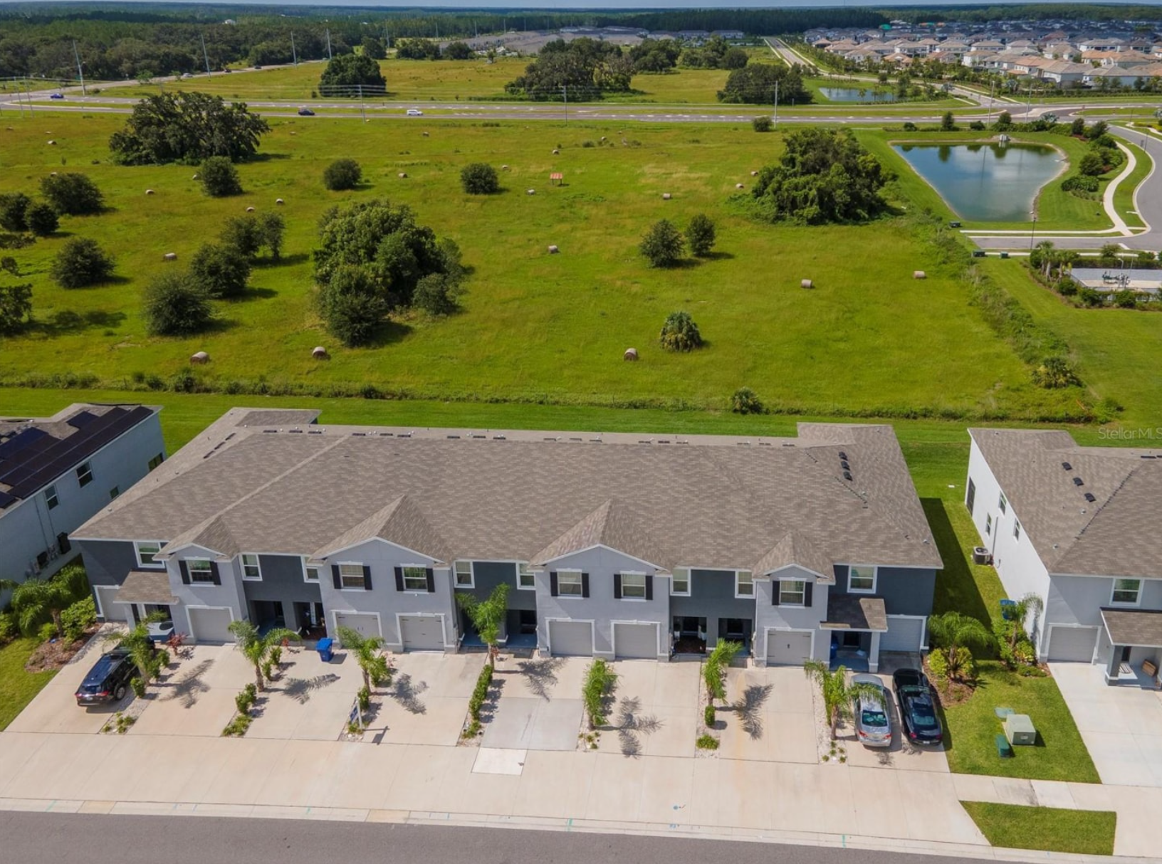 TownHome For Rent In SummerStone Community - Located Mins Away From I-75/SR-56,Publix,WiregrassMall,TampaOutlets,Costco