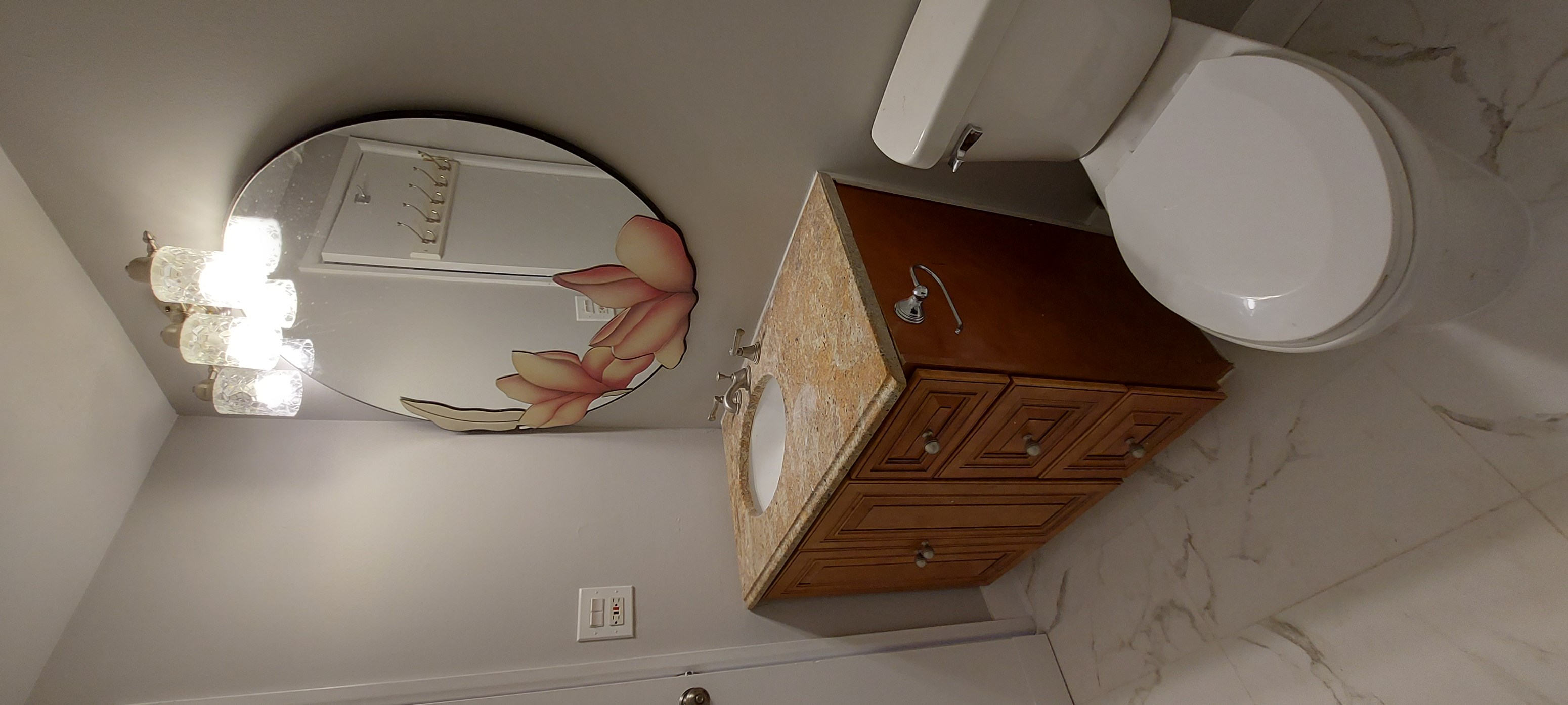 SPACIOUS CONDOMINIUM IN VILLA VERDE, BUFFALO GROVE