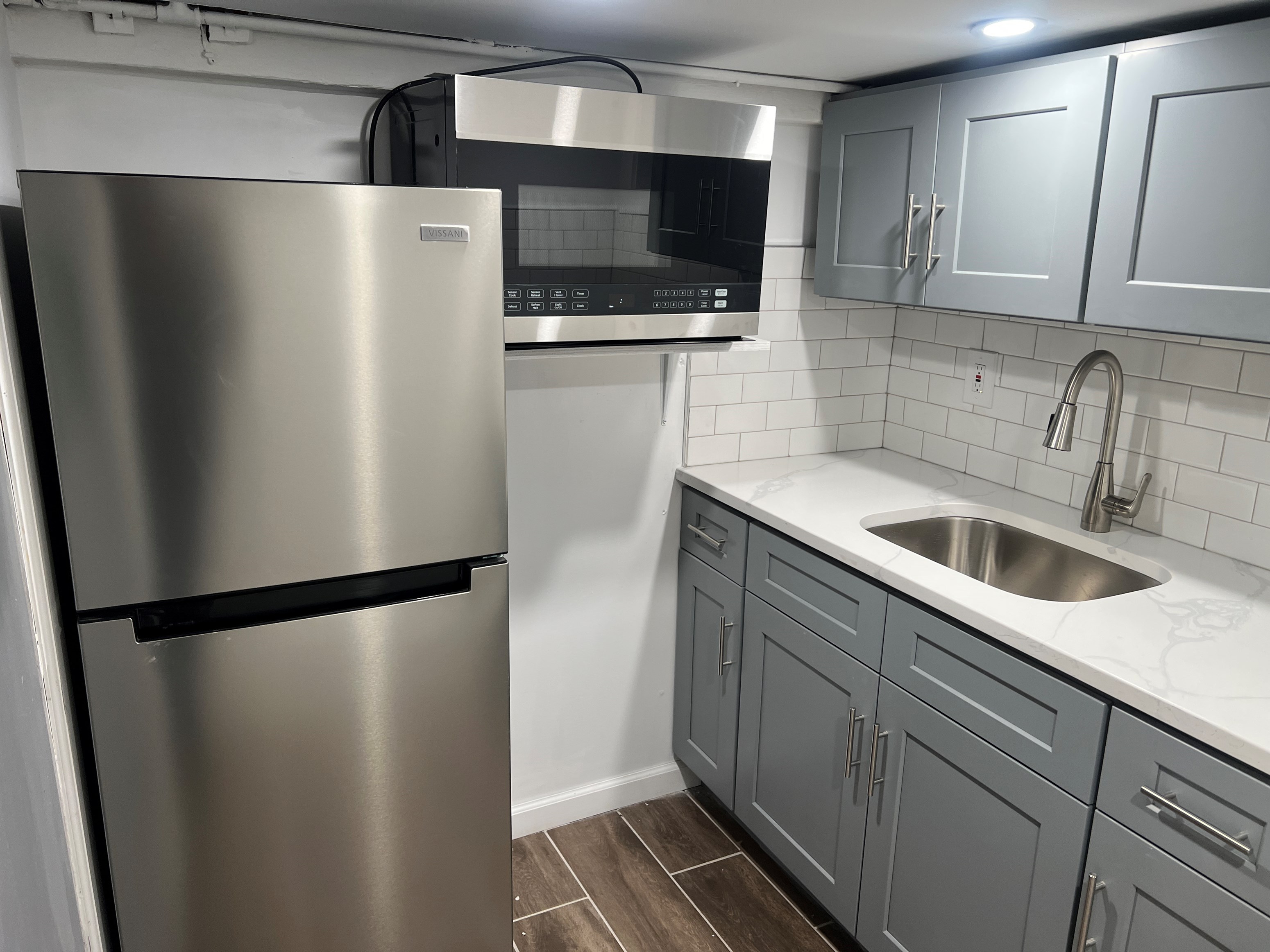 2 Rooms Basment Available Fully Renovated In Franklin Square Near All Transportation