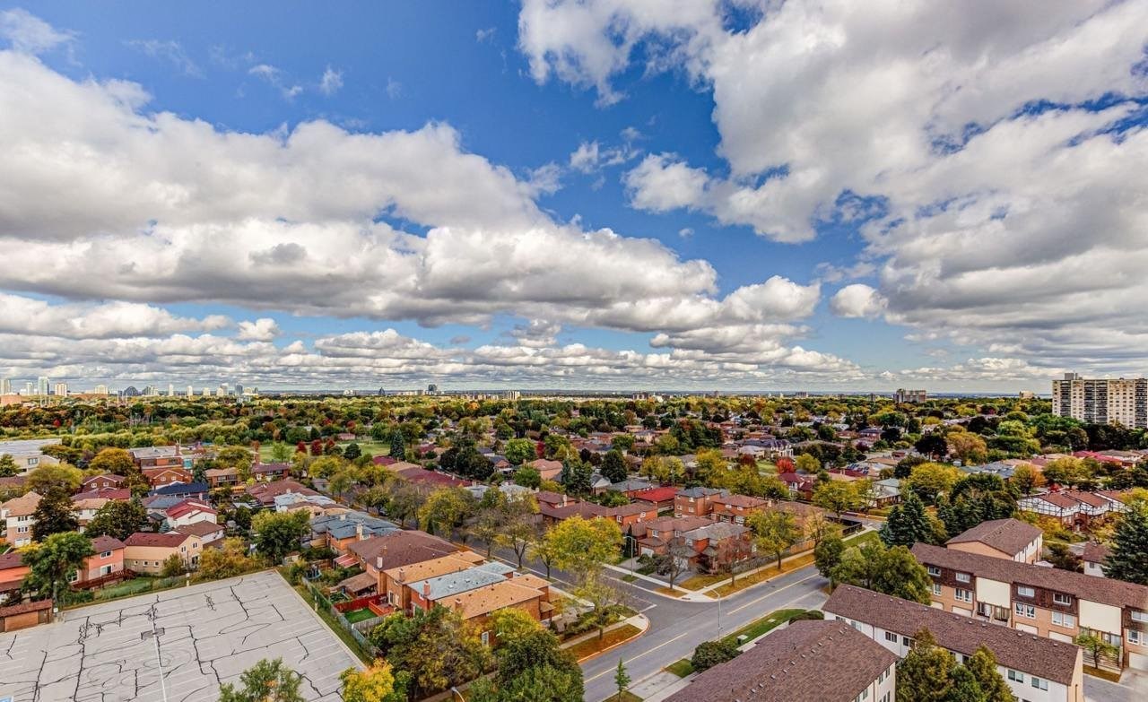 Bright Spacious 2 Bed Room Available