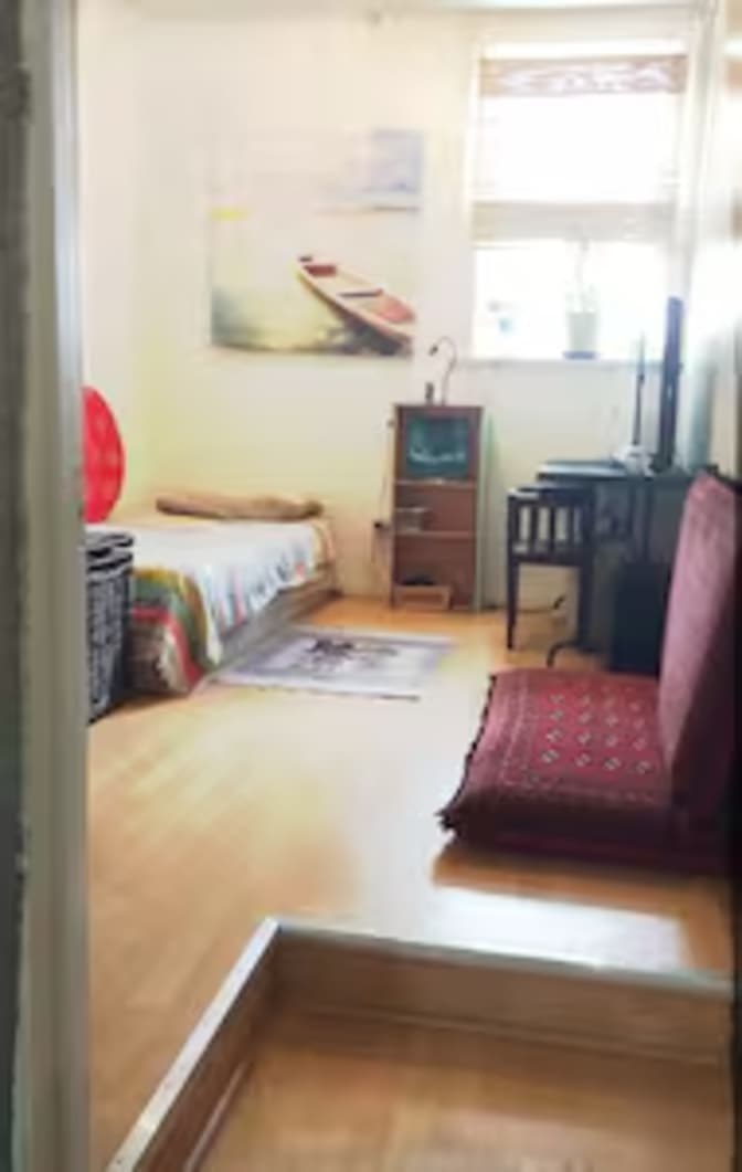 Private Room With Shared Bathroom