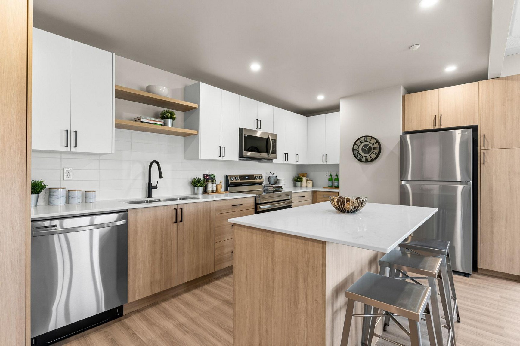 Exceptionally Spacious 1 & 2 Bedroom Suites