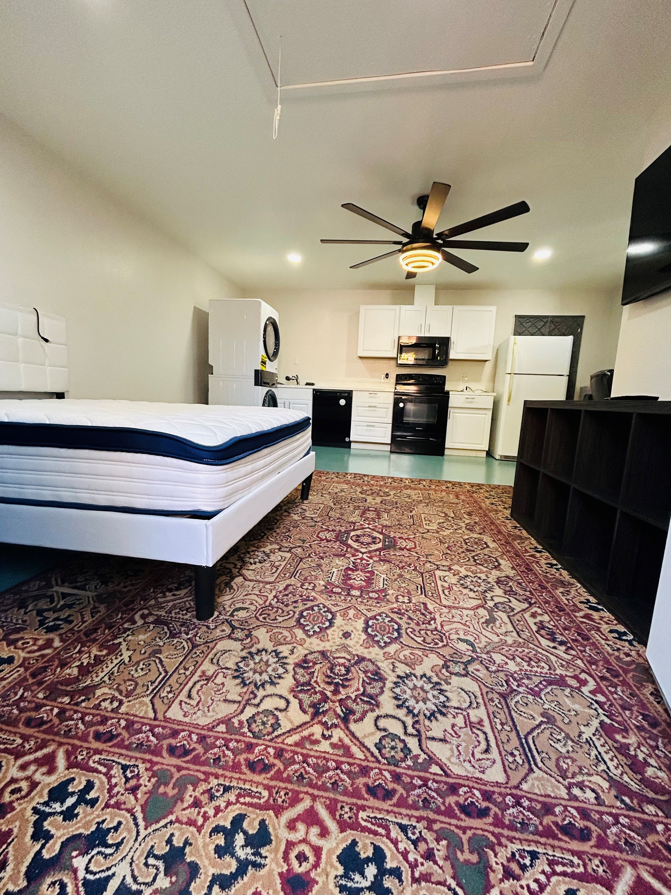 Fully Furnished Long Term Lease Studio (300 Sq Ft) | Prime Fremont Location | Single Occupancy