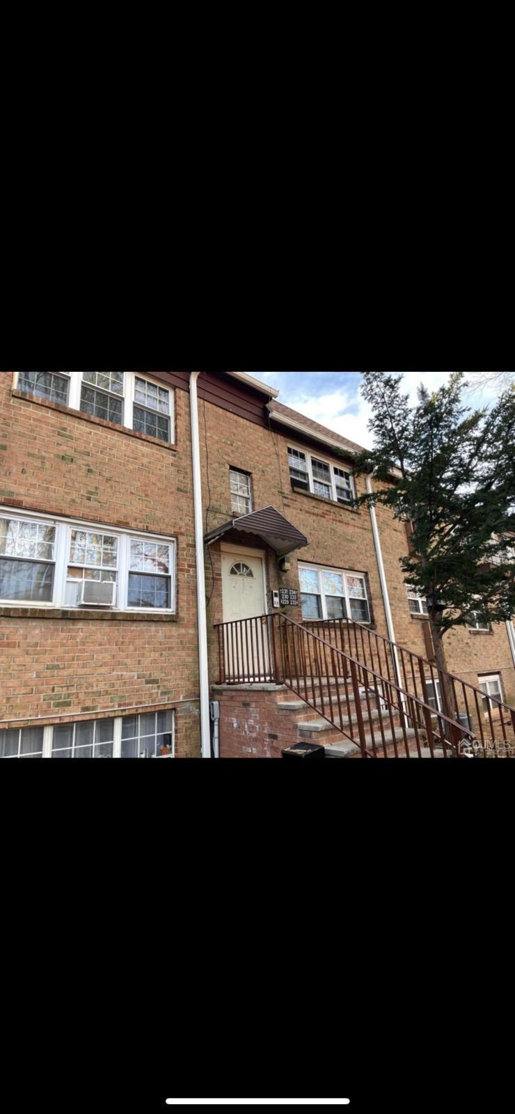 House For Rental, Need For Family 2BR, 1 Full Bath, Edison