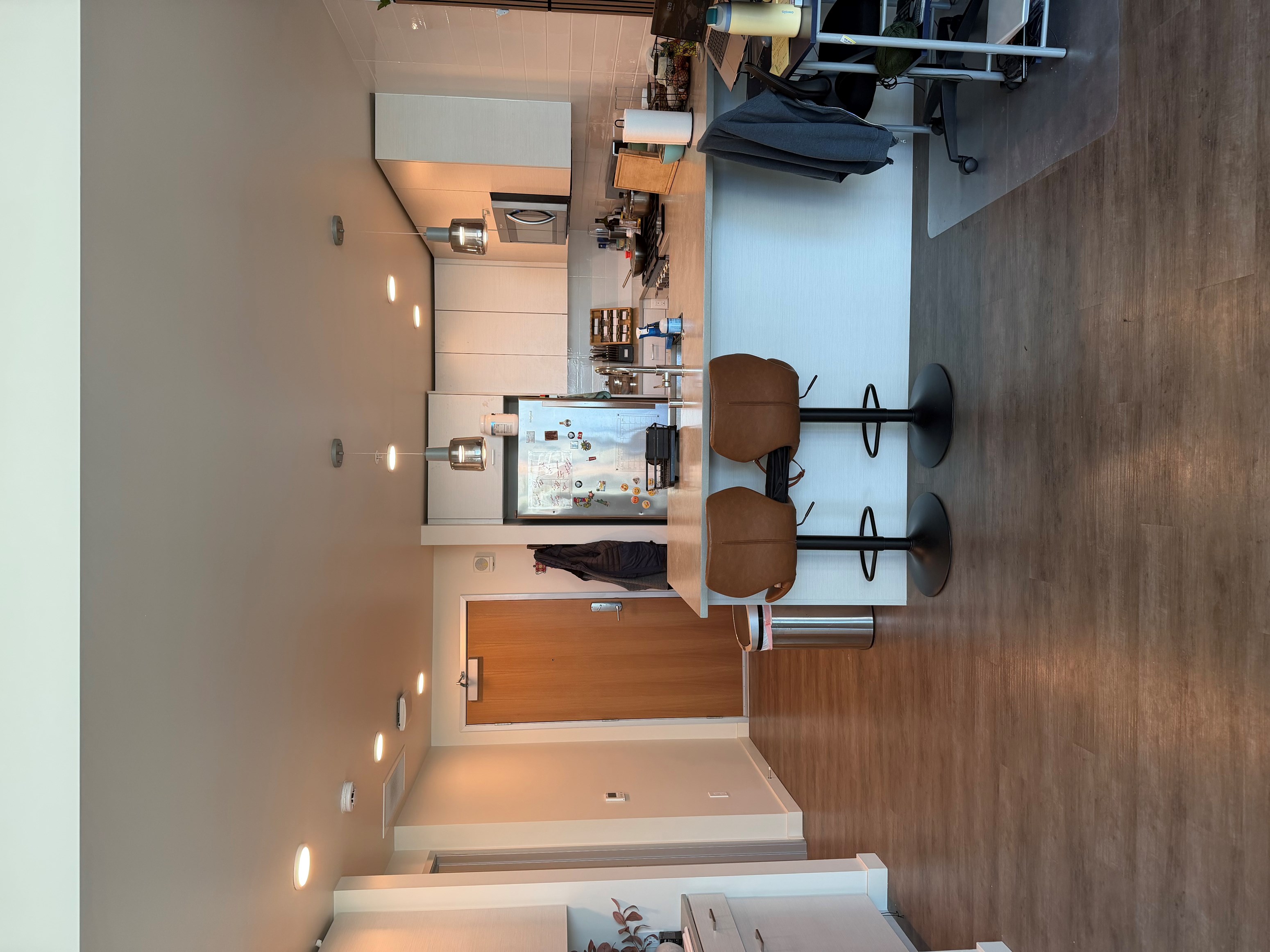 1BR Luxury Apartment Sublease – Downtown Seattle | Space Needle Views