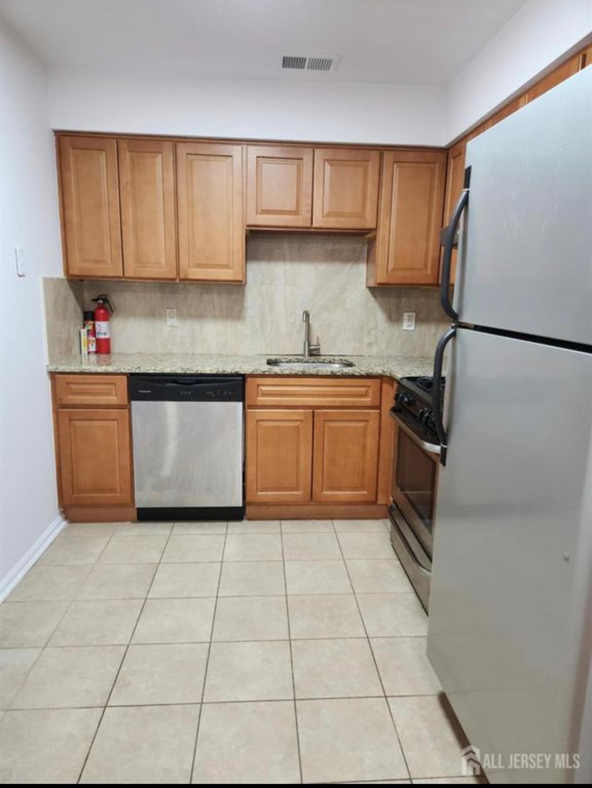 2 Bed 2 Bath Apartment  For Rent In Edison, NJ For Immediate Move In