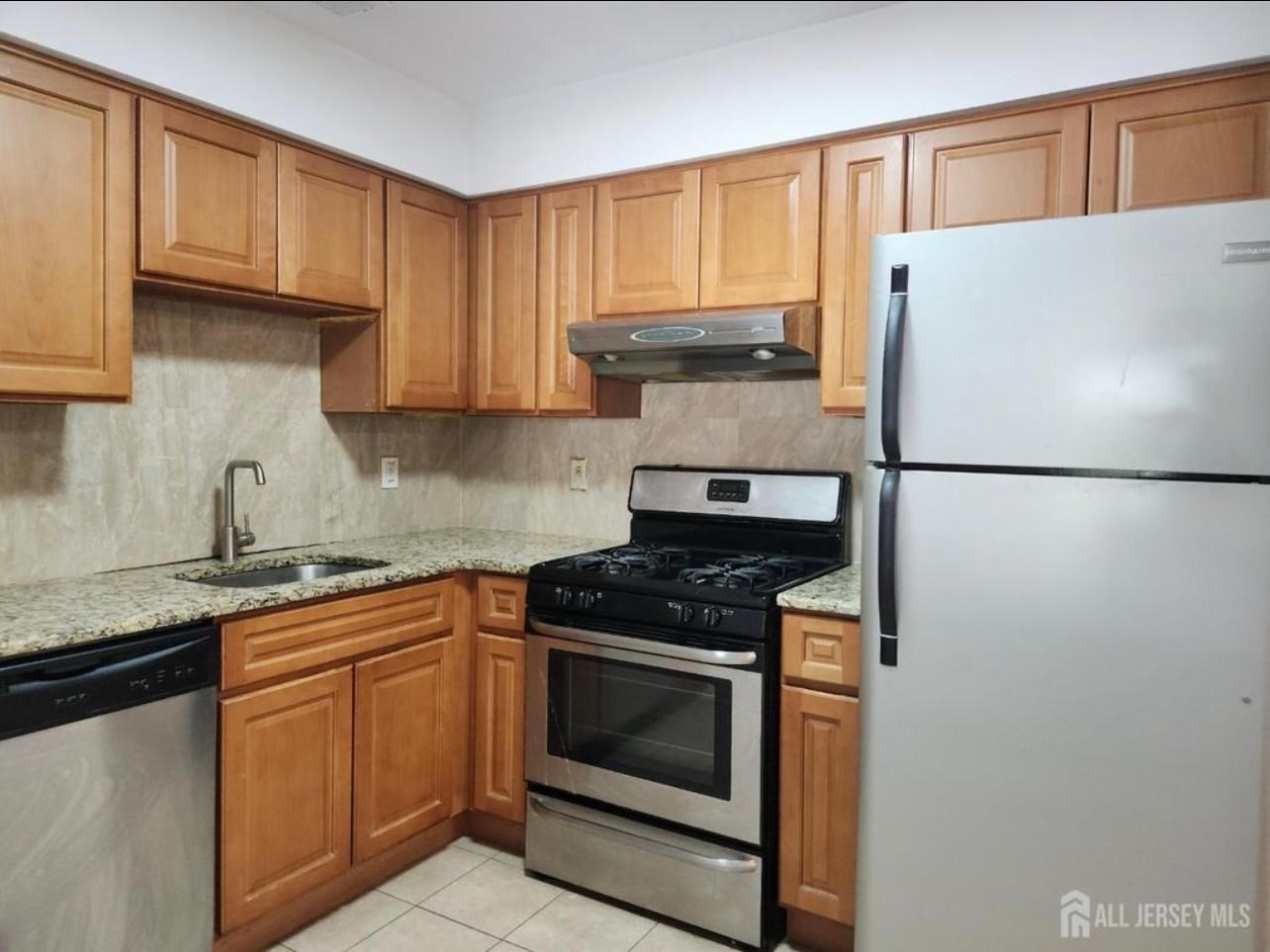 2 Bed 2 Bath Apartment Available For Rent In Waterford Apartments In Edison, NJ
