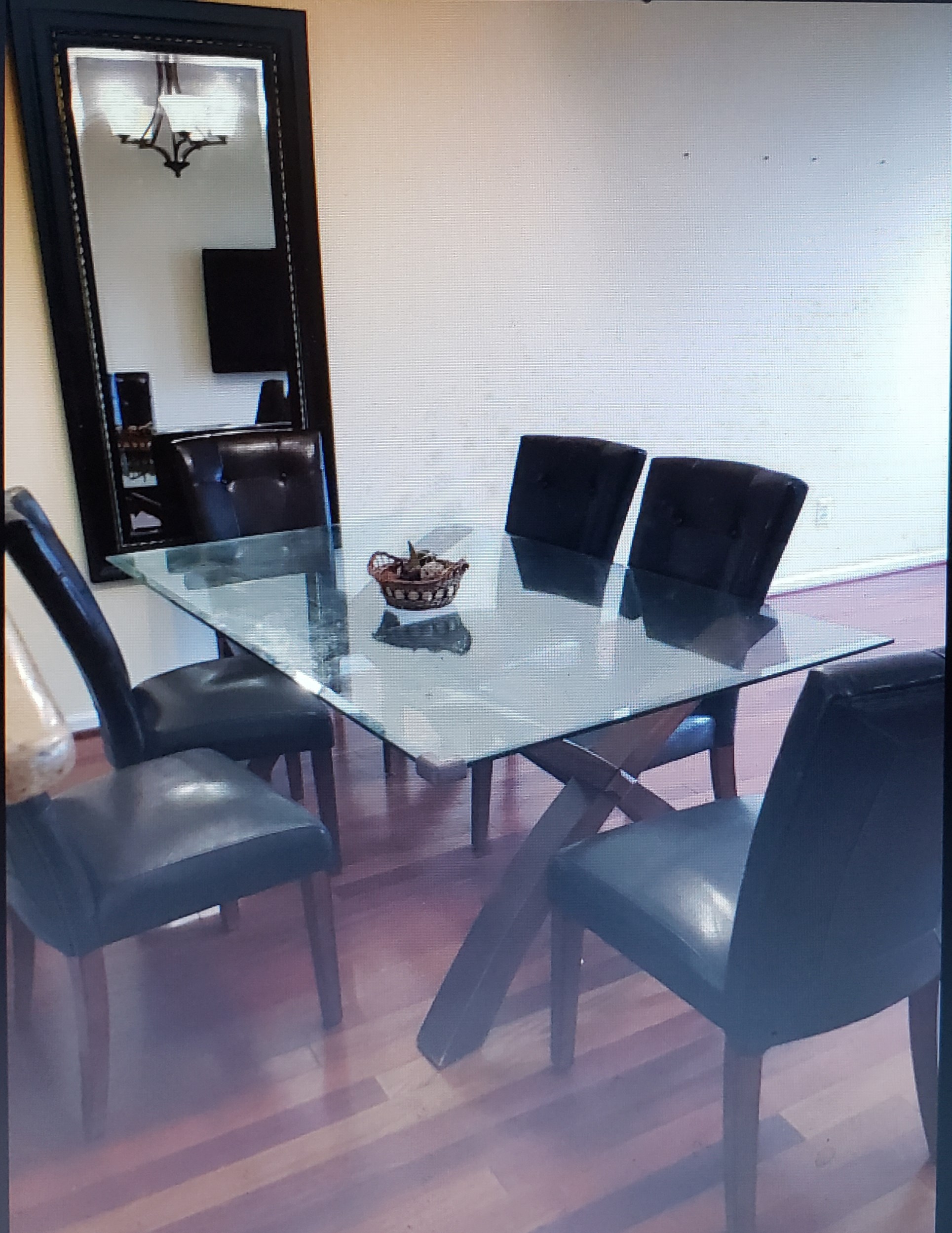 Premium Independent Room For Rent – South Riding (Ideal For Female Professional/Student)