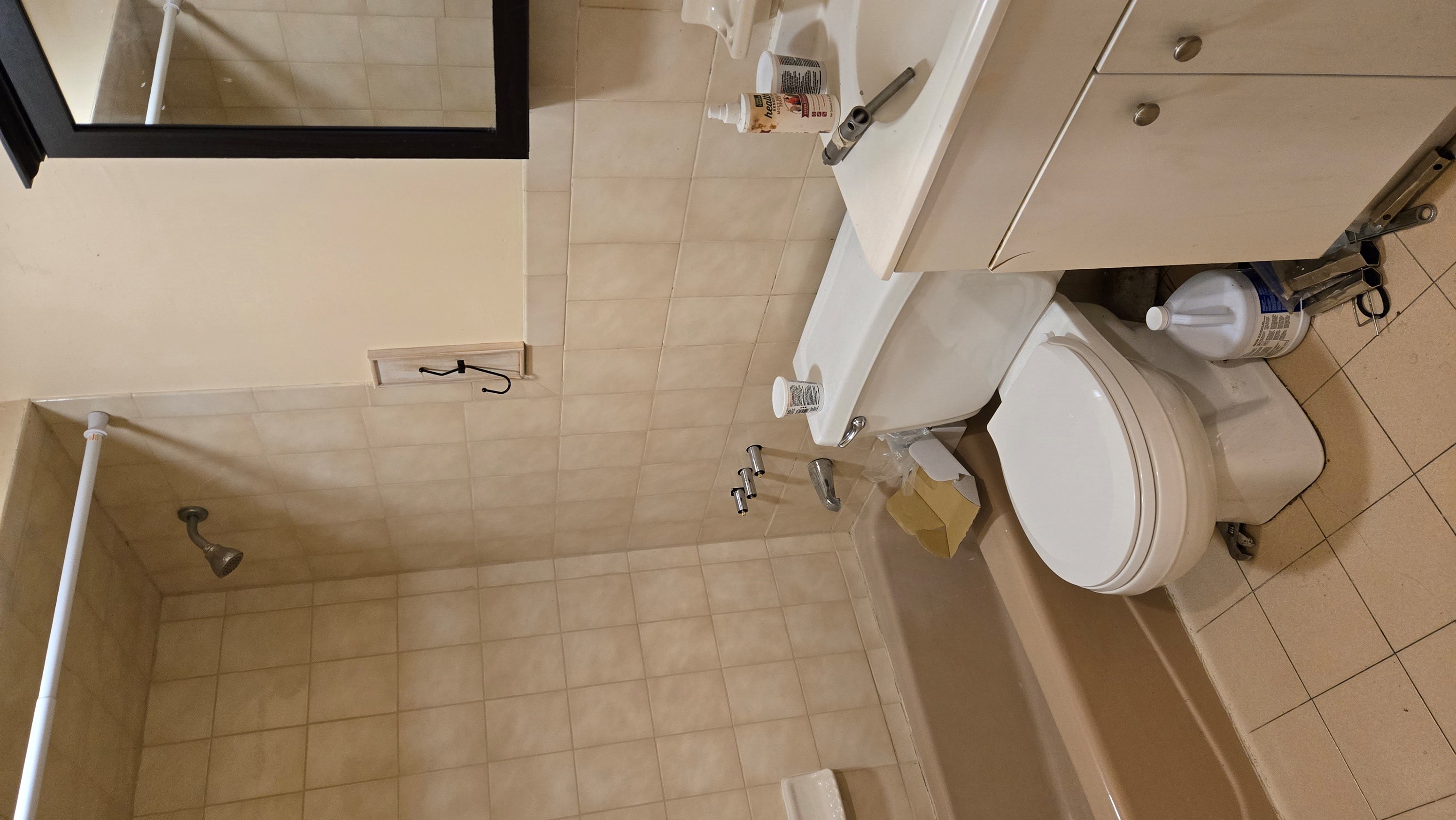 3 Bedrooms 2 Full Baths For Rent