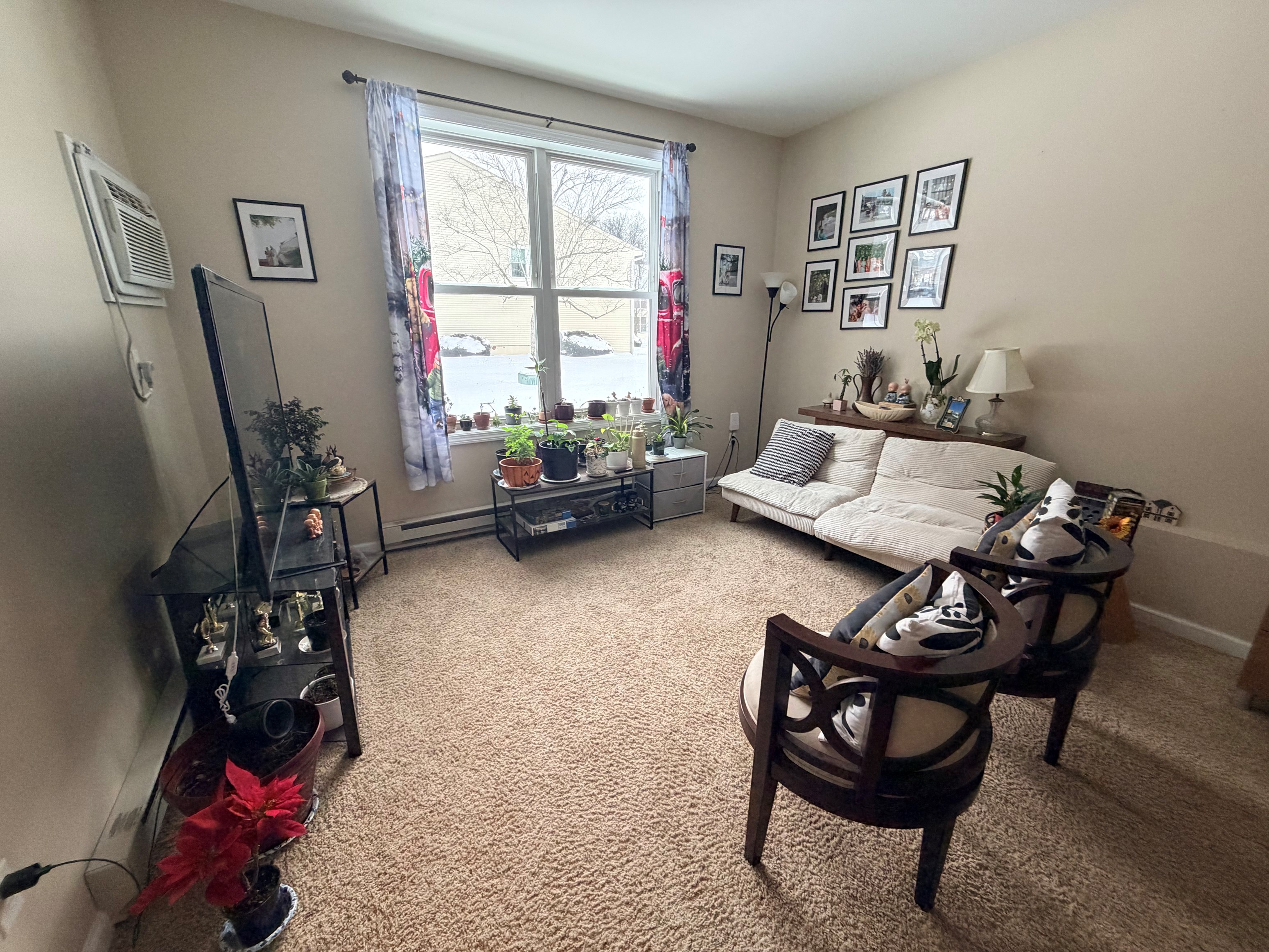 1 Bed 1 Bath Private Condo For Rent – South Windsor, CT