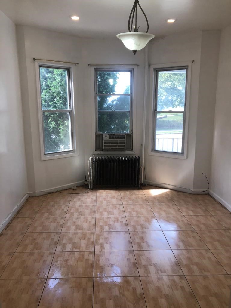 Apartment With 3 Bed 1.5 Baths Available From April 1st On Jersey Heights JFK