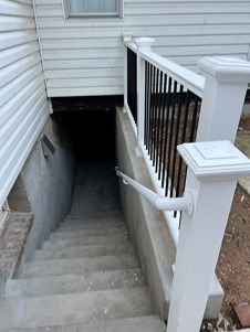 Renovated 2-Room Walkout Basement Apartment – Available April 16