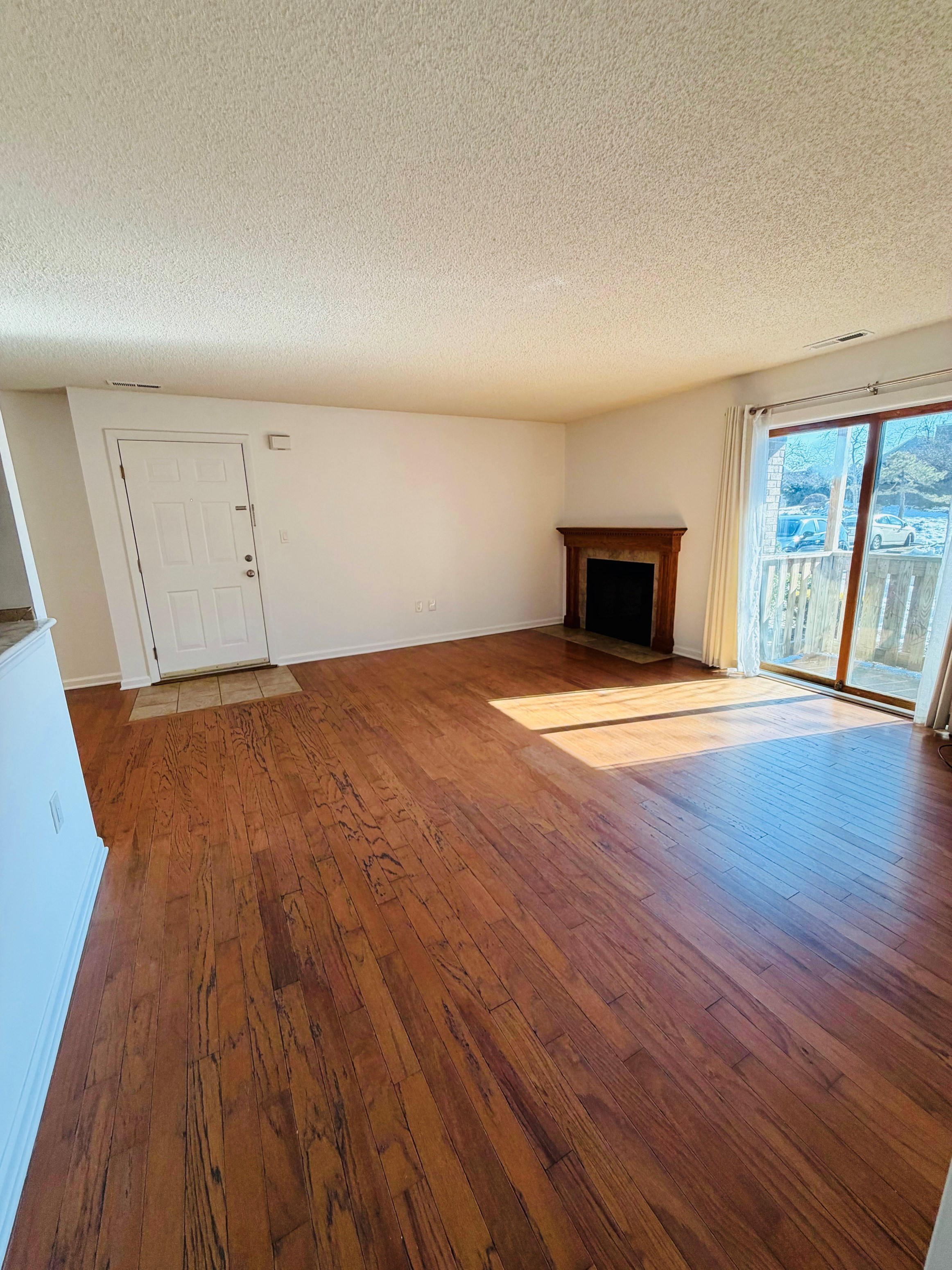 Beautiful First Floor 1B/1B Condo Available For Rent 03/01/2026