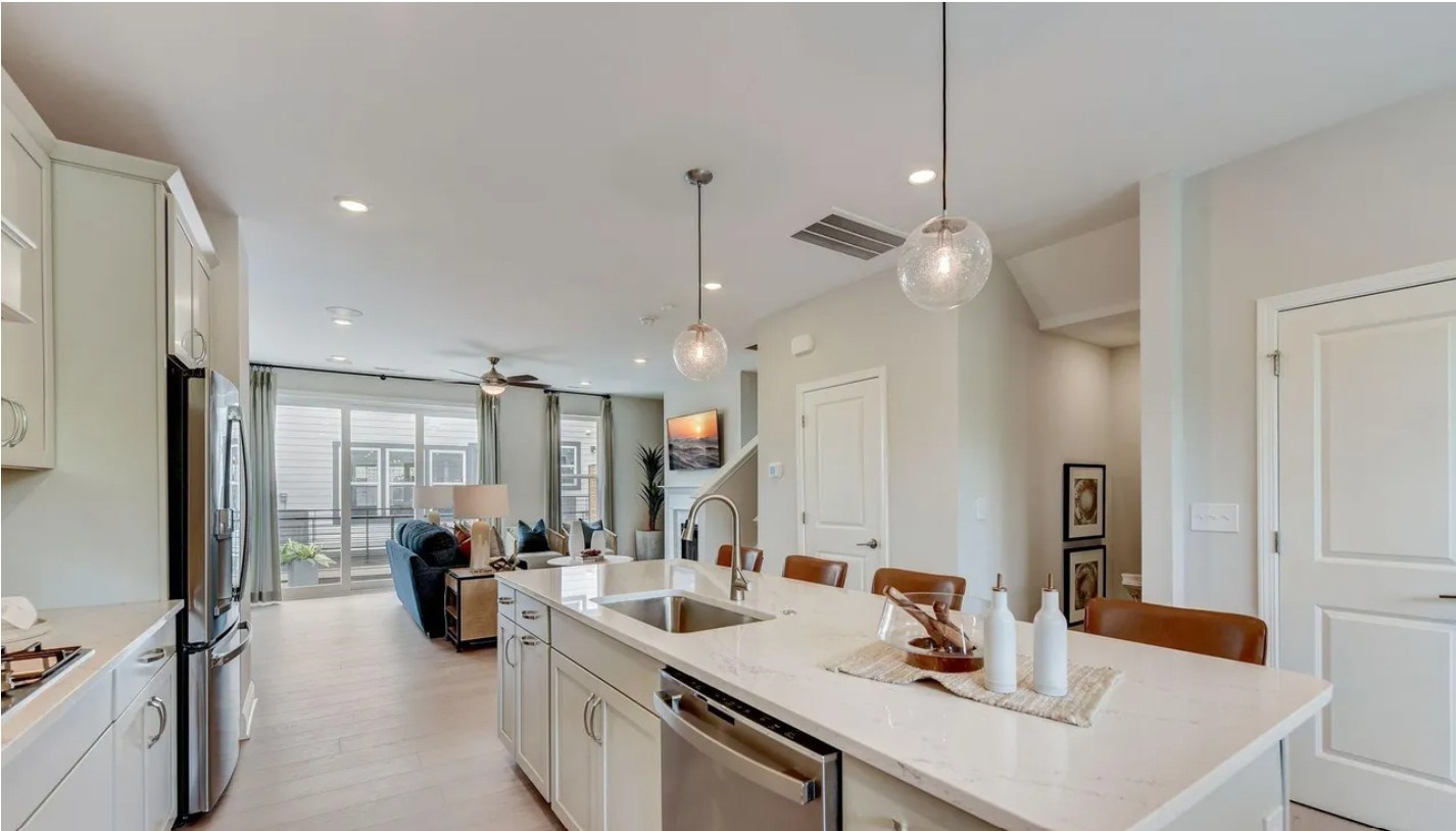 Brand New 4 Bedroom Town Home Off Mallard Creek For 2499 Per Month