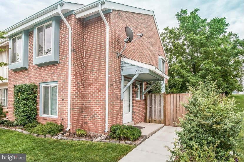 Beautiful End Unit Townhouse