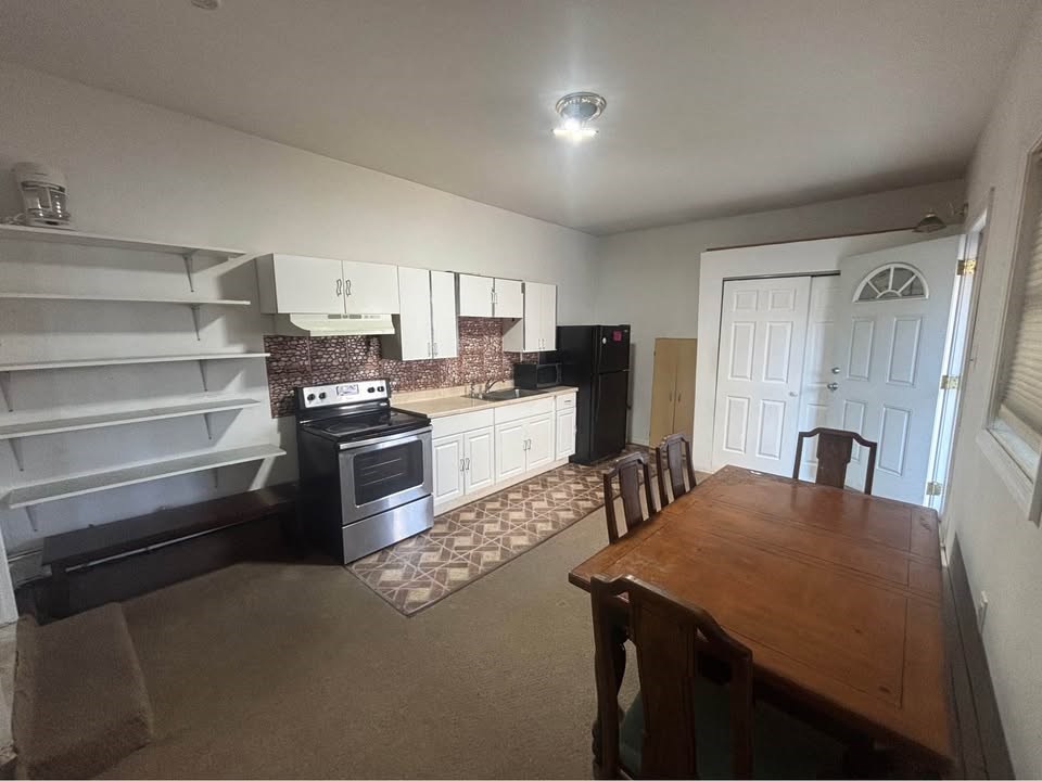 1 Br Apt Ronkonkoma Near LIRR, Bus, Airport, LIE, First Floor, Private Entrance, Utilities Included,Nr STONY BROOK