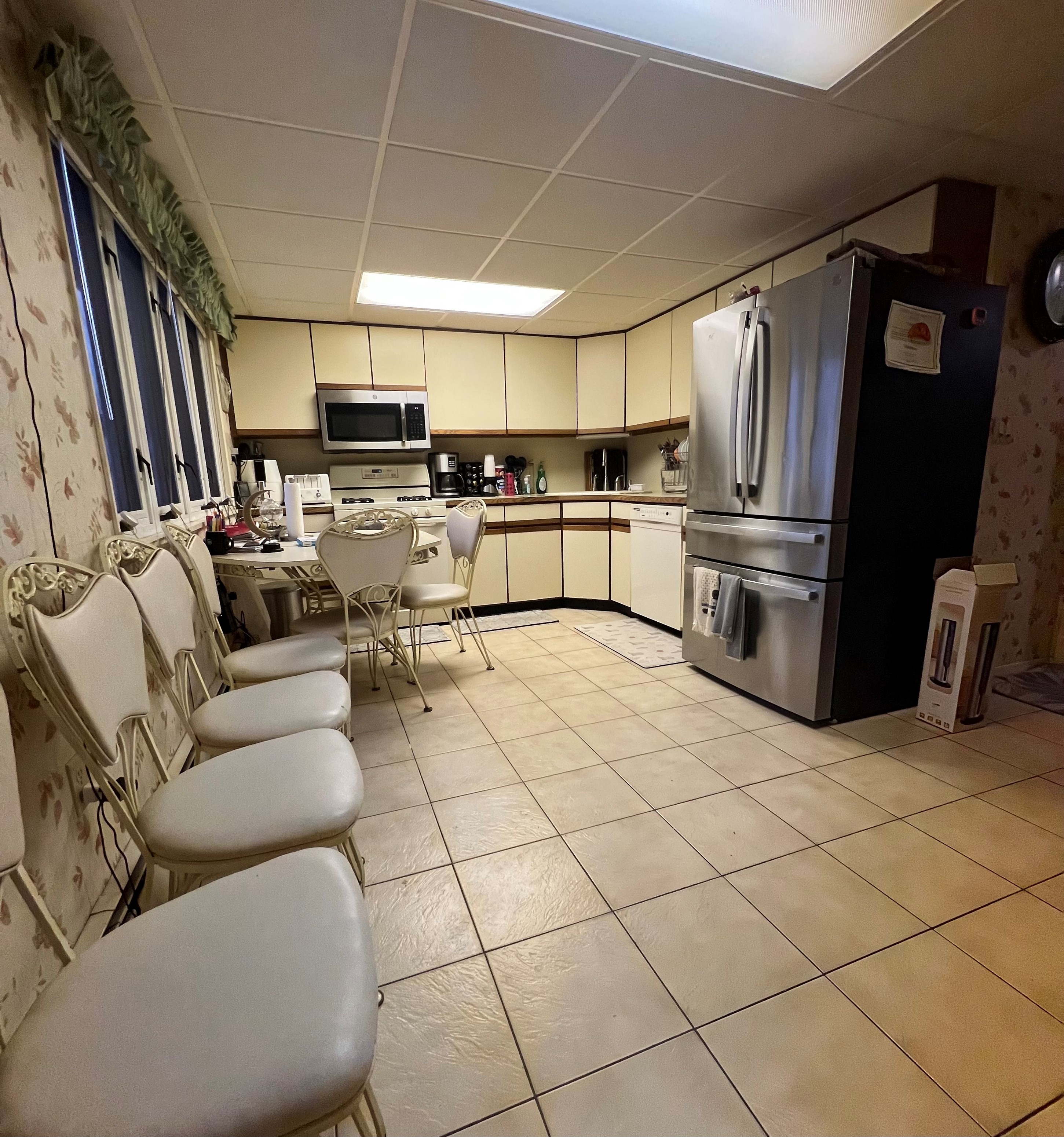 3 Bedrooms 1 Bath Kitchen Living & Backyard