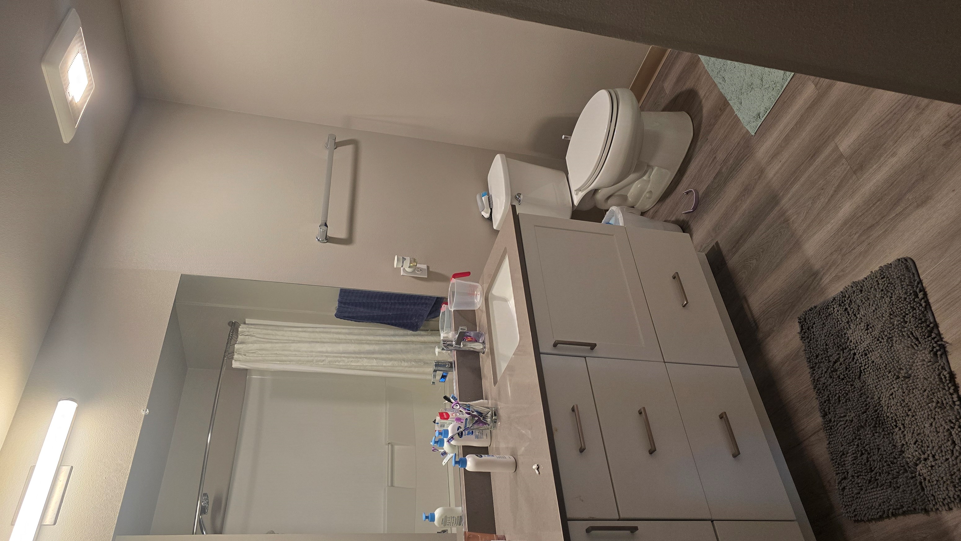 2-Bed, 2-Bath Apartment In Avalon North Greek Apt, Bothell, WA