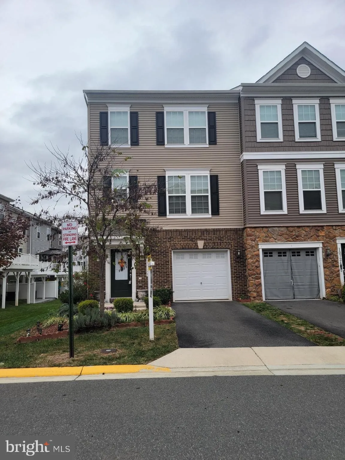 Town House - 10726 Shadewell Spring Way, Manassas, VA 20112