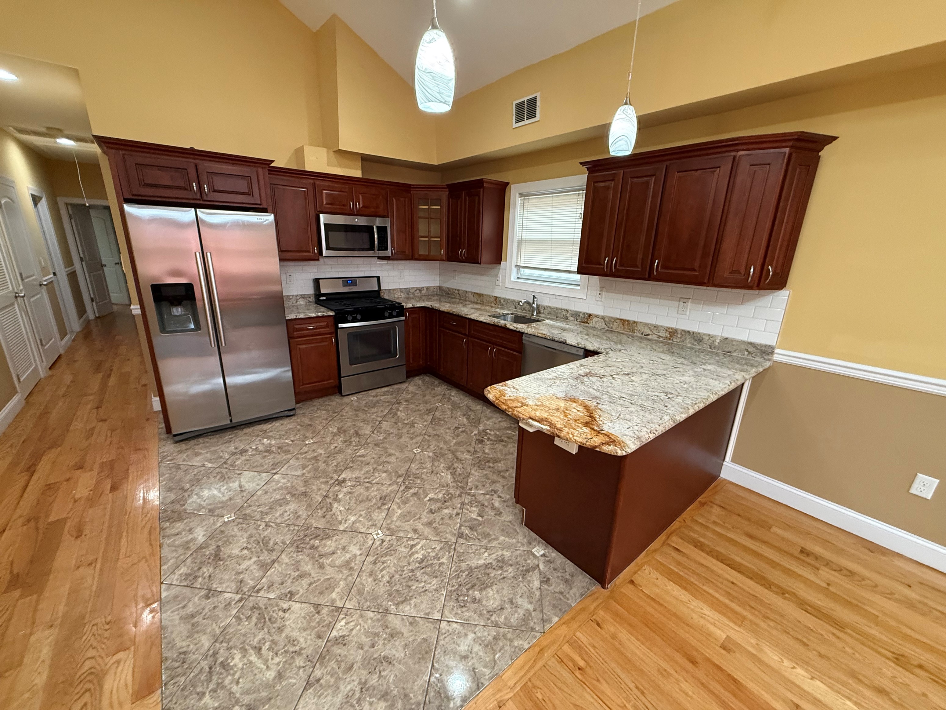 Luxury 3 Bedroom 2 Bath Apartment - Jersey City