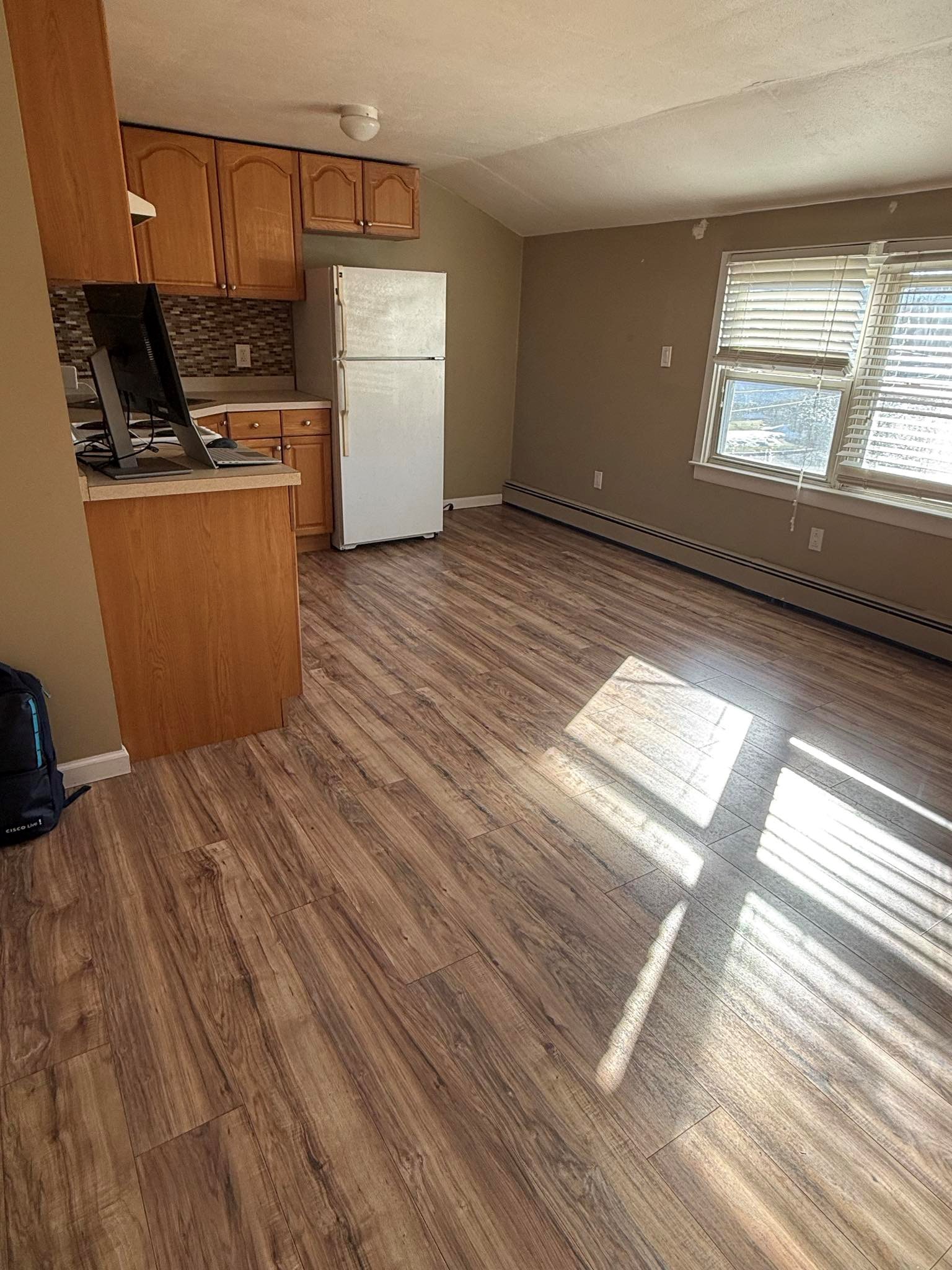 2nd Floor, Spacious 1-Bed/1-Bath Apt With Private Entrance In Deer Park, NY