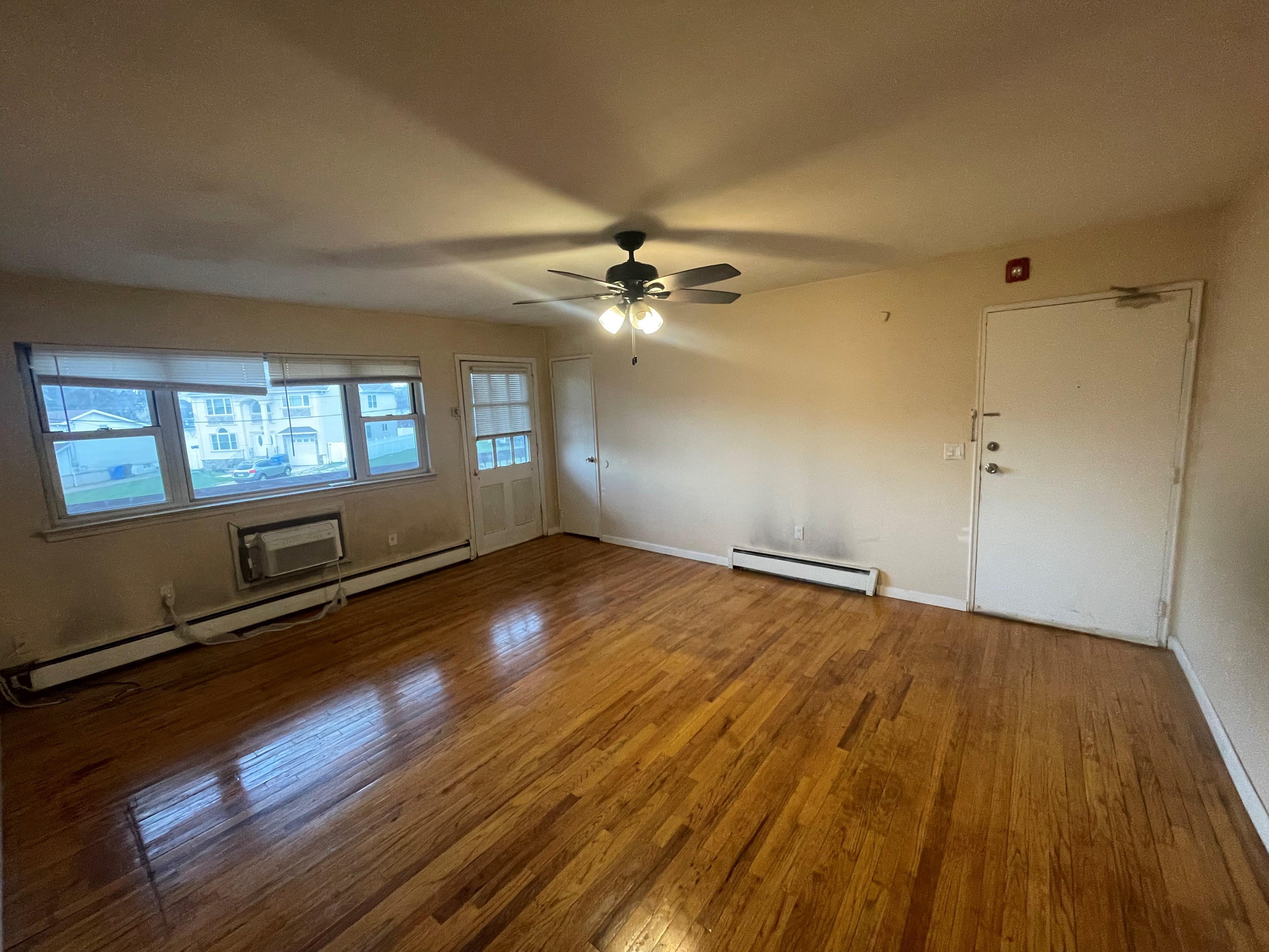 Newly Renovated Condo For Rent Available For Immediate Occupancy