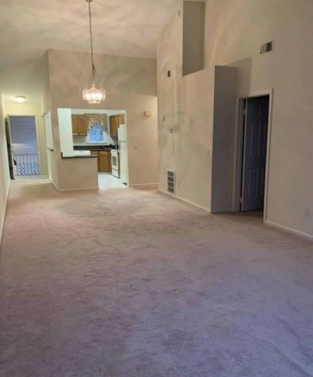 LARGE 2 Bed And 2 Bath With WASHER And DRYER