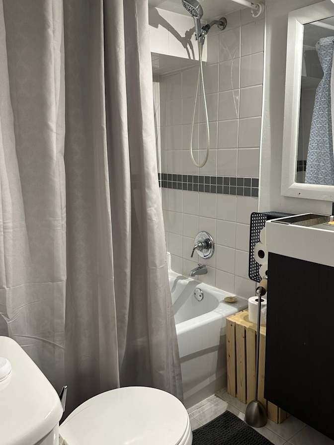 Whole Basement For Rent On Rue Davidson – Montréal (H1W 2Y7)